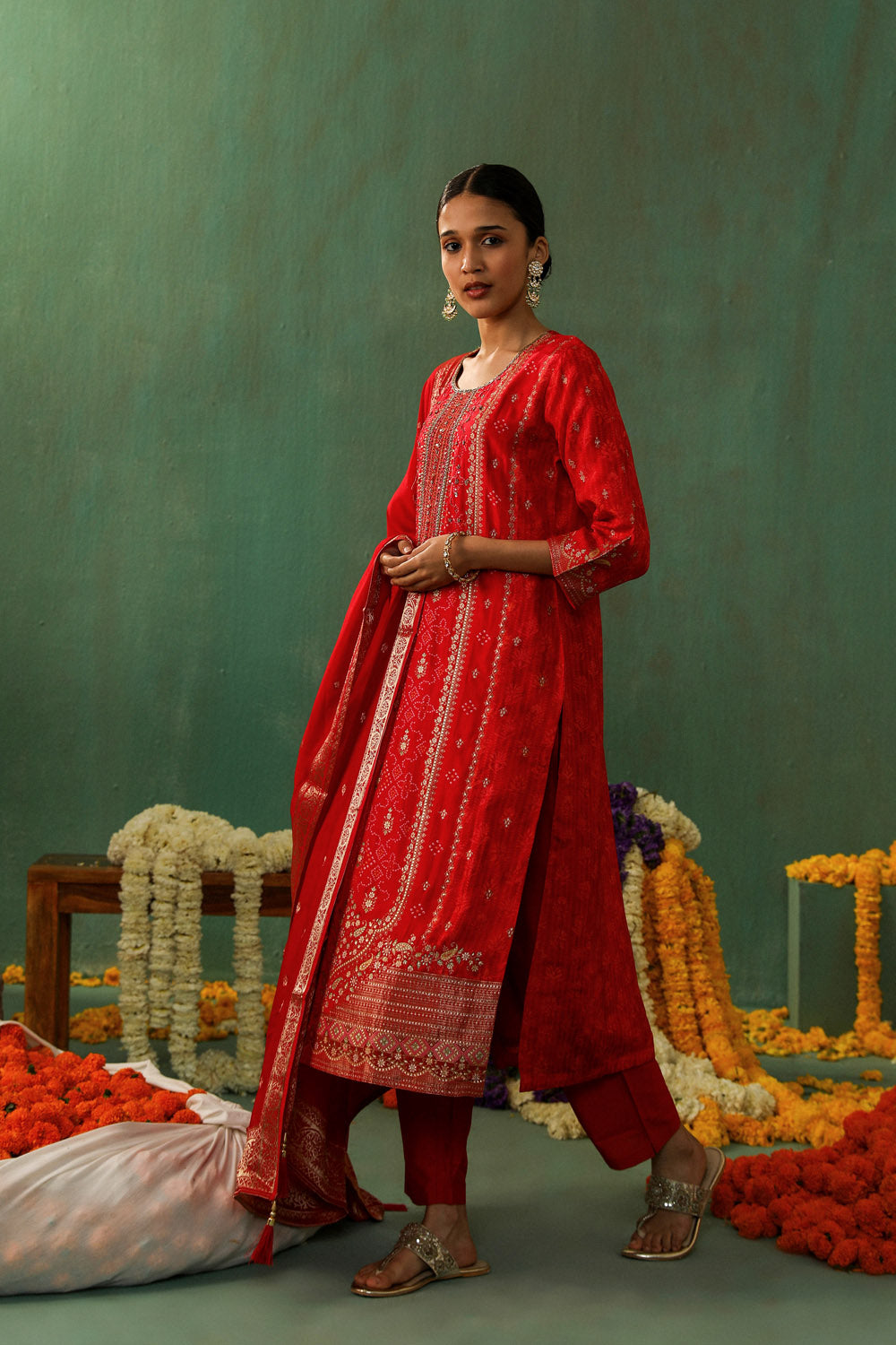 Red Dola Jacquard Straight Fit Suit Set | HER-336