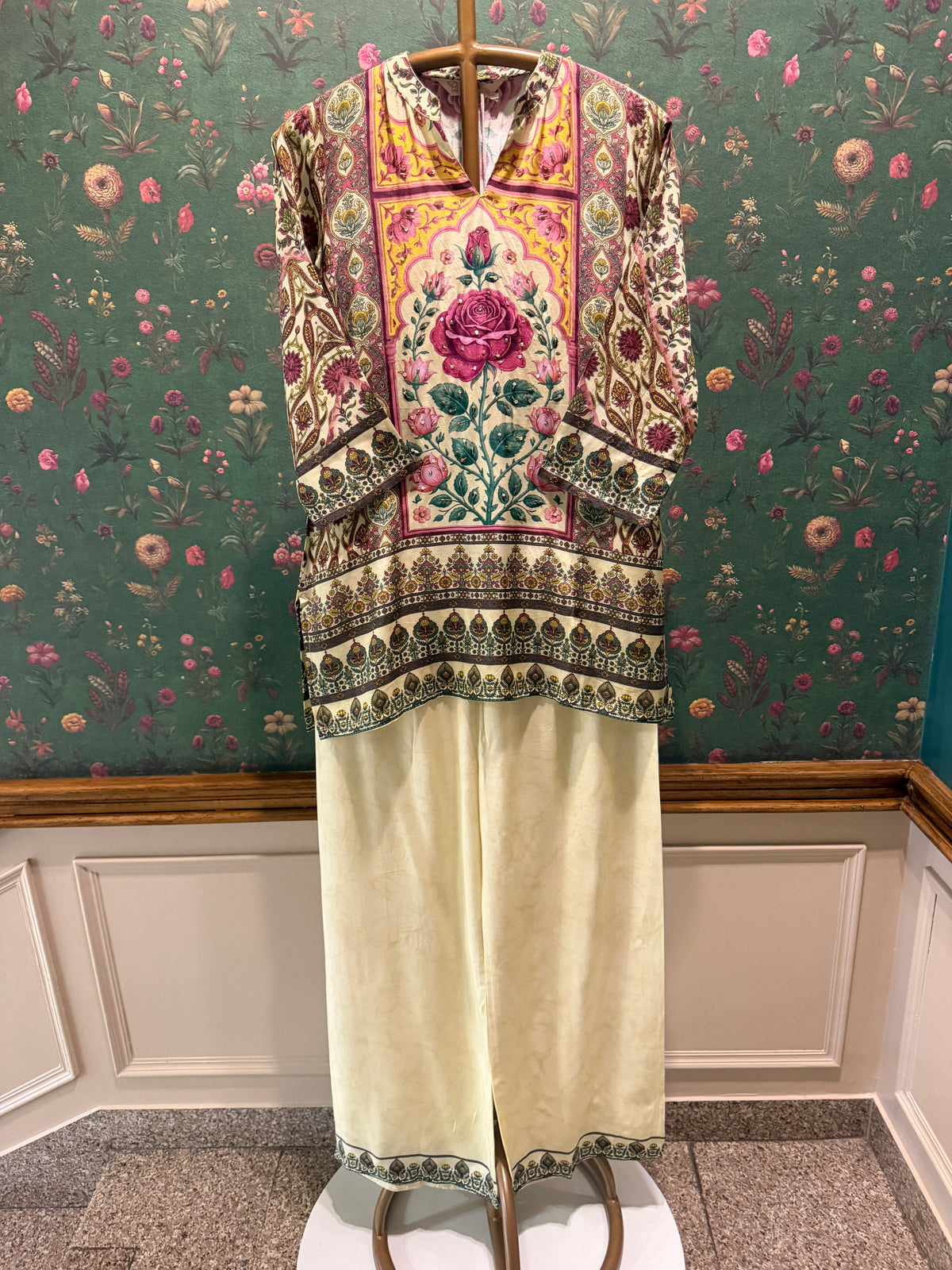 Floral Printed Muslin Luxe Kurta/Co-ord Set