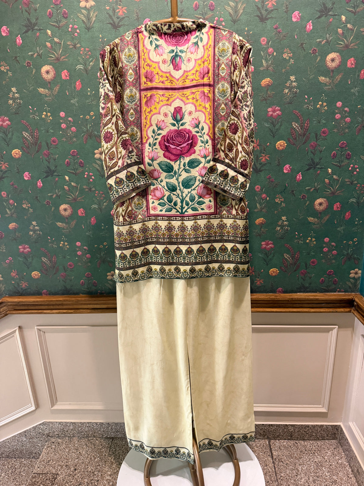 Floral Printed Muslin Luxe Kurta/Co-ord Set