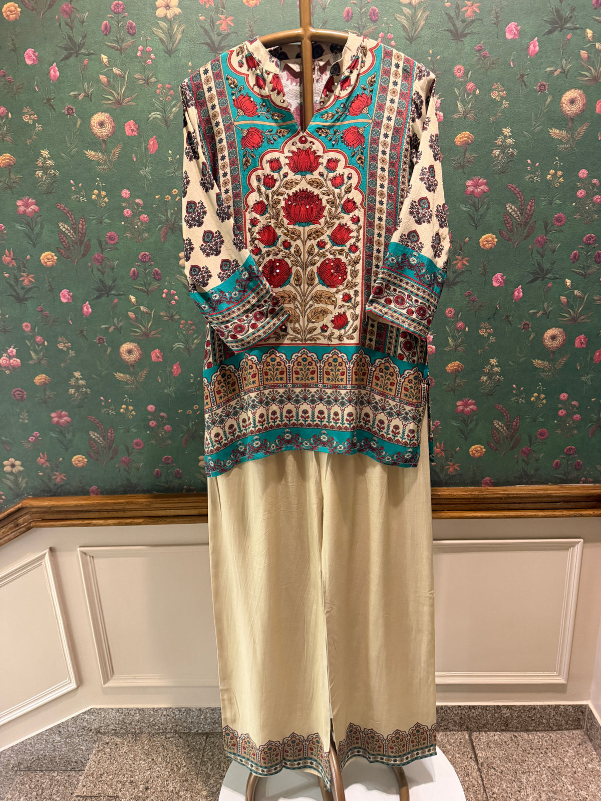 Beige Floral Printed Muslin Luxe Kurta/Co-ord Set