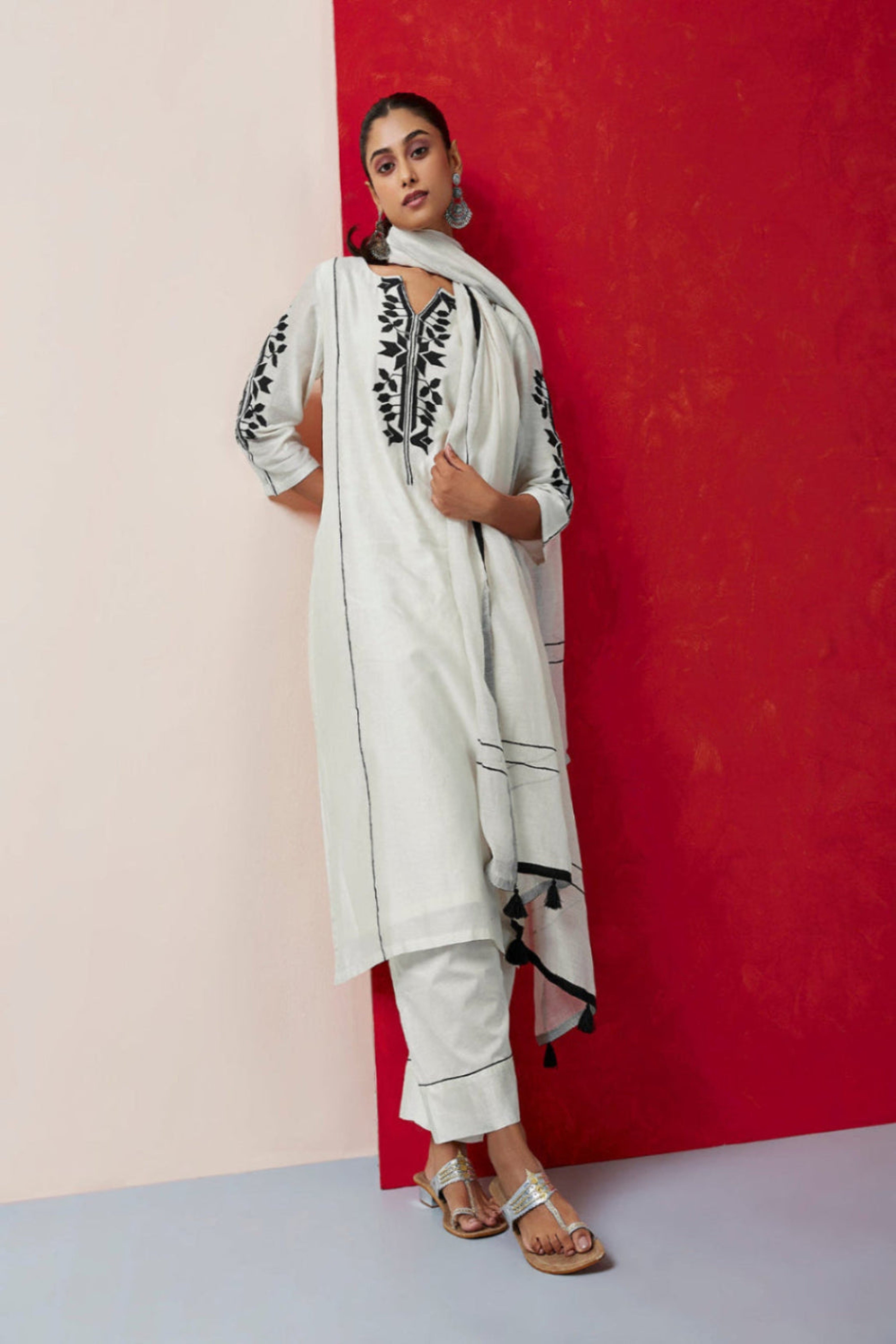 Monochrome Chanderi Appliqué Suit Set