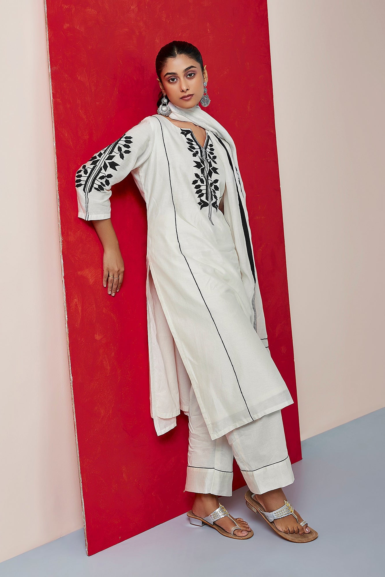 Monochrome Chanderi Appliqué Suit Set