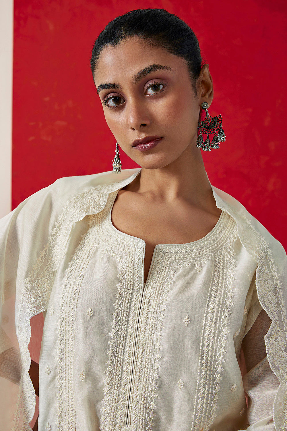 Zariya Off-White Chanderi Embroidered Suit Set | HER-388