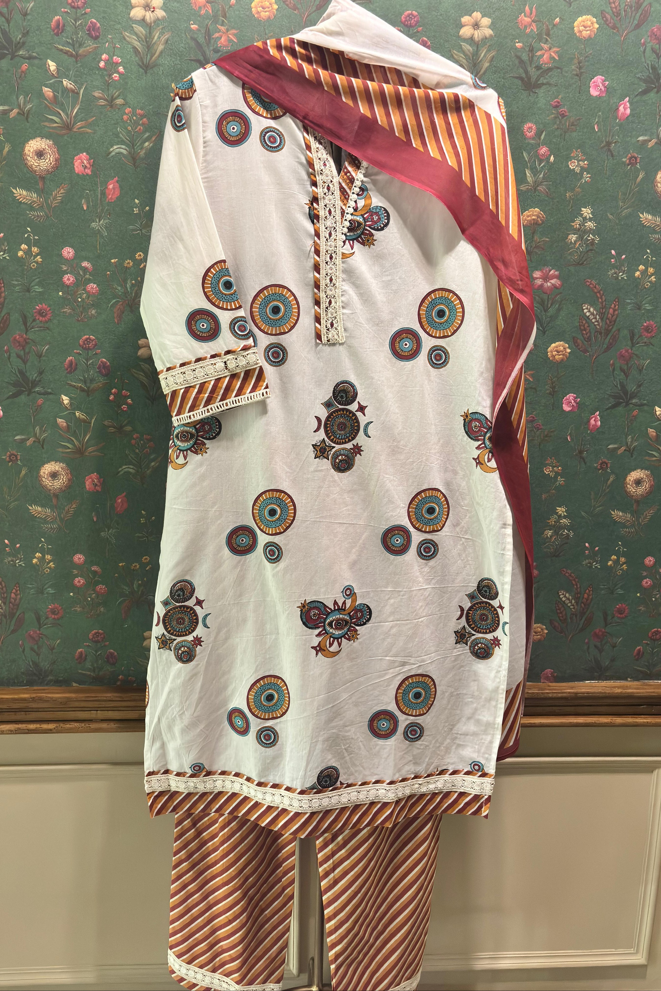 White Straight Fit Cotton Suit Set (With Pants and Dupatta)