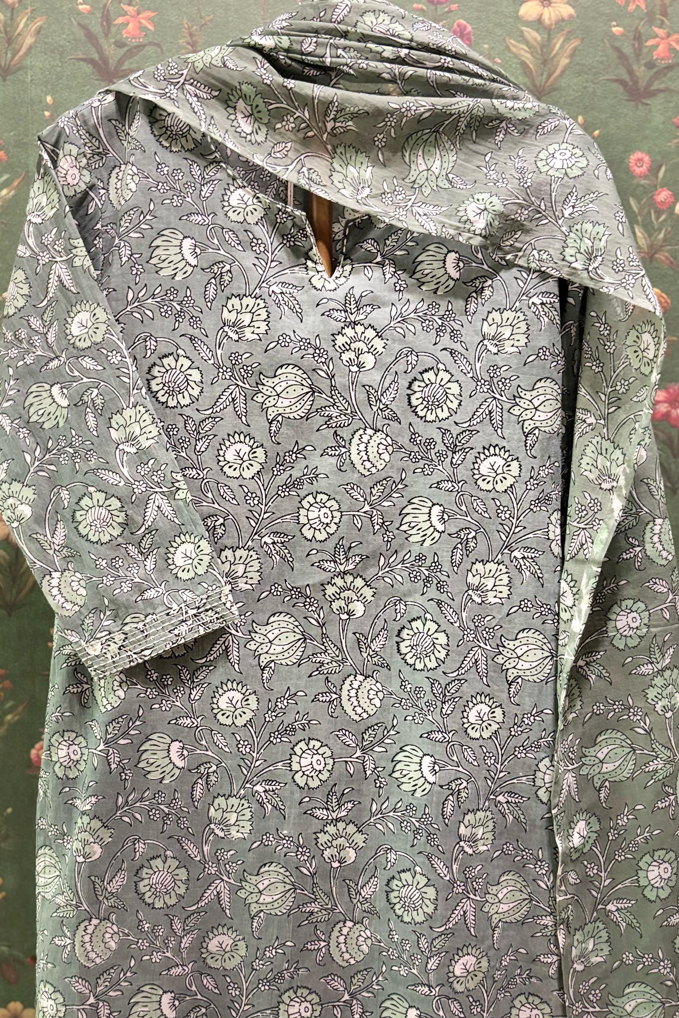 Green Straight Fit Cotton Suit Set (With Pants and Dupatta)