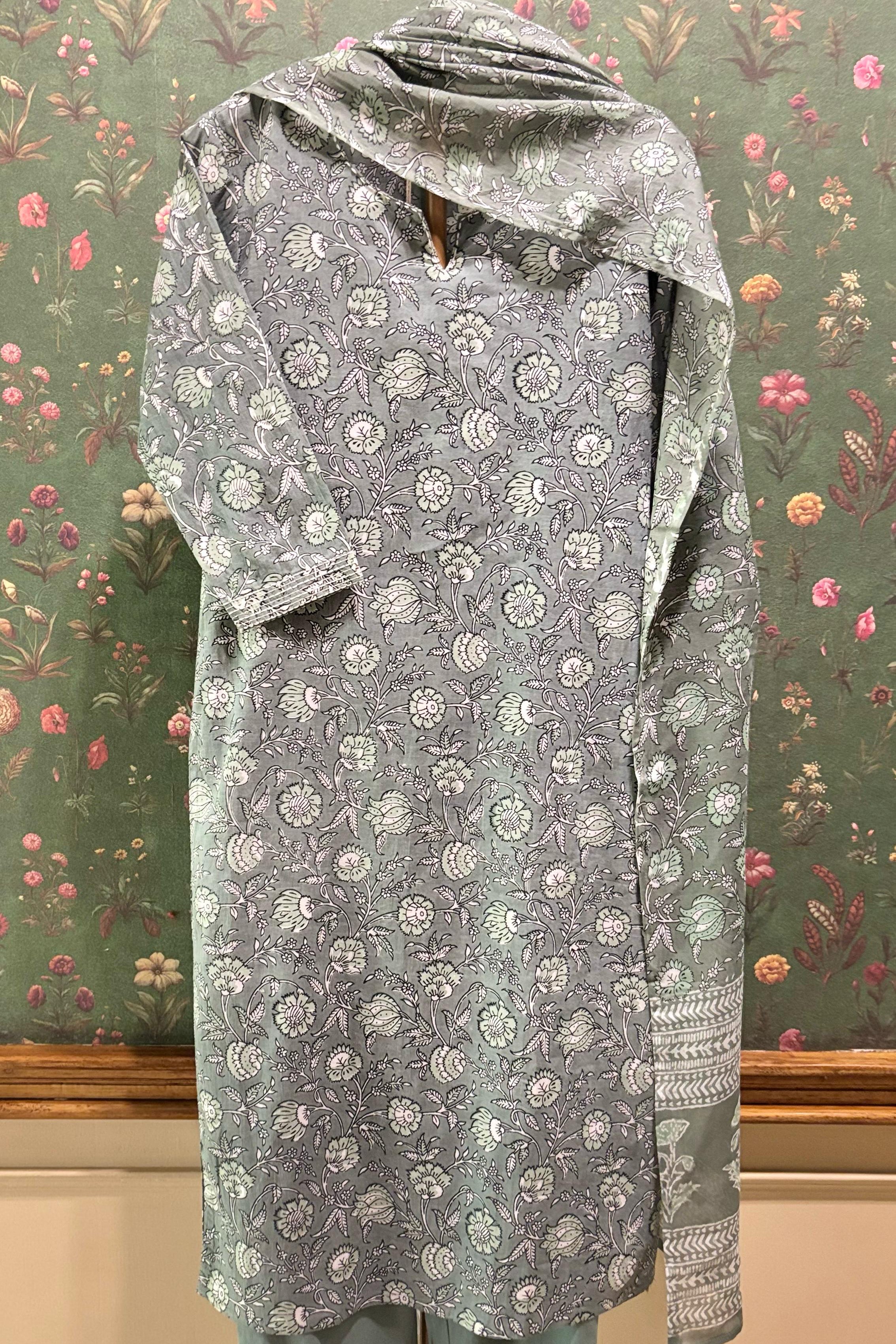 Green Straight Fit Cotton Suit Set (With Pants and Dupatta)