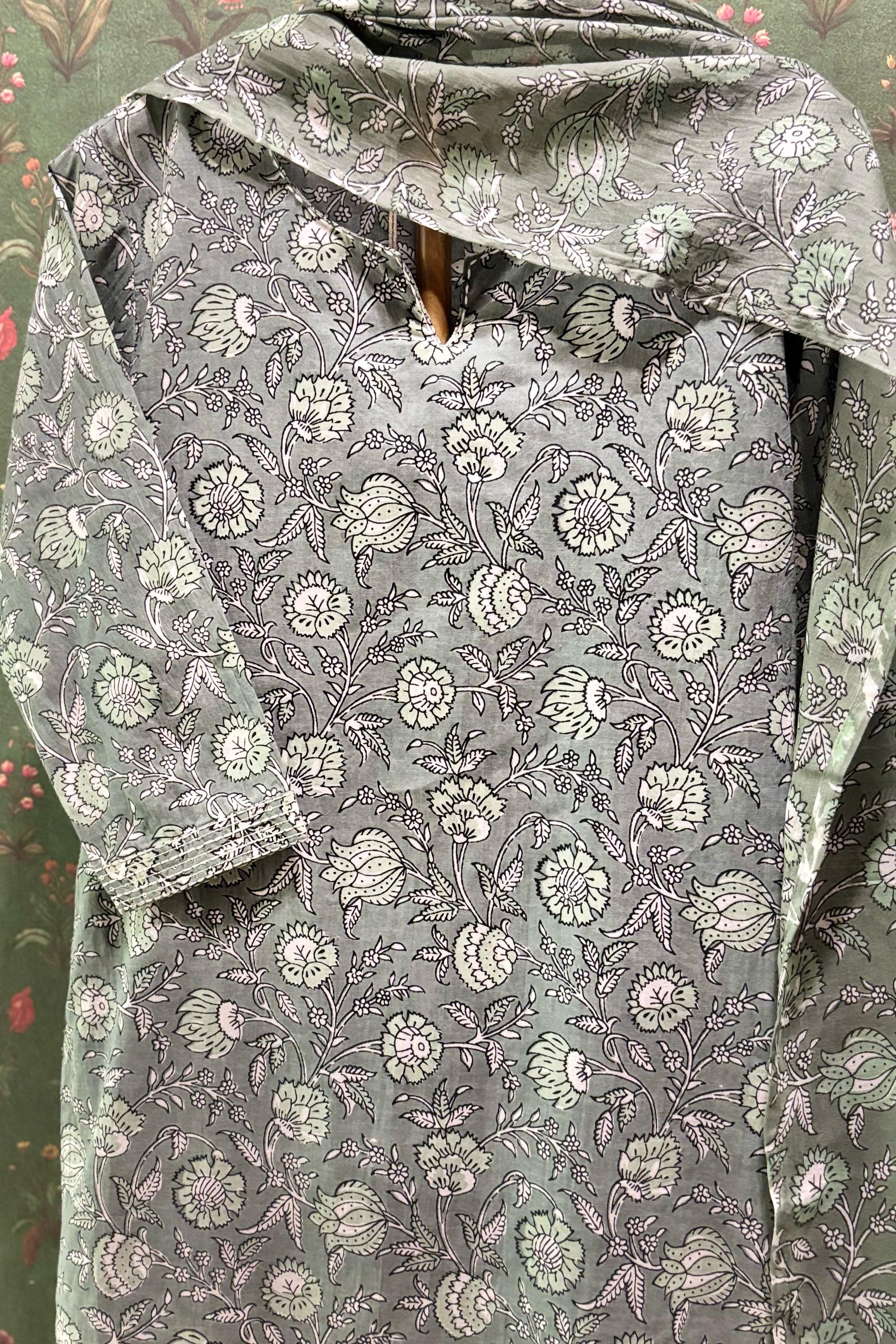 Green Straight Fit Cotton Suit Set (With Pants and Dupatta)