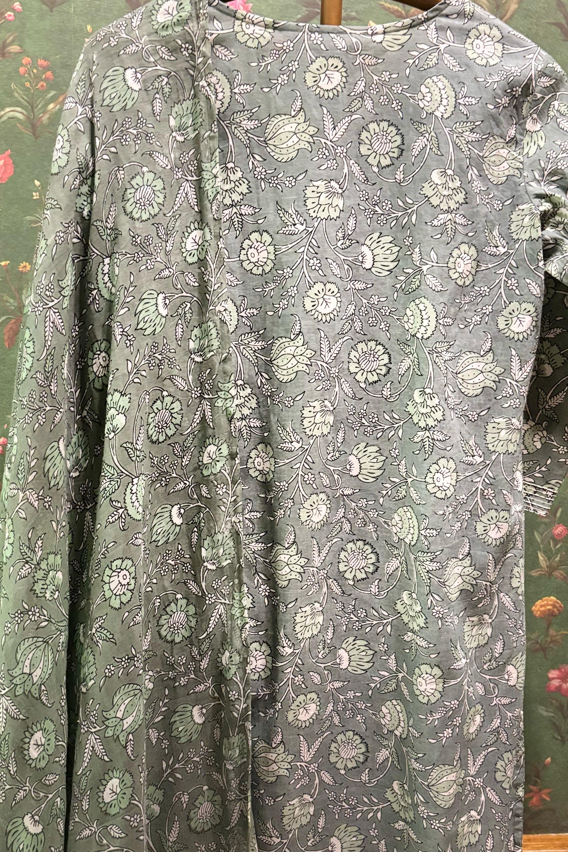 Green Straight Fit Cotton Suit Set (With Pants and Dupatta)