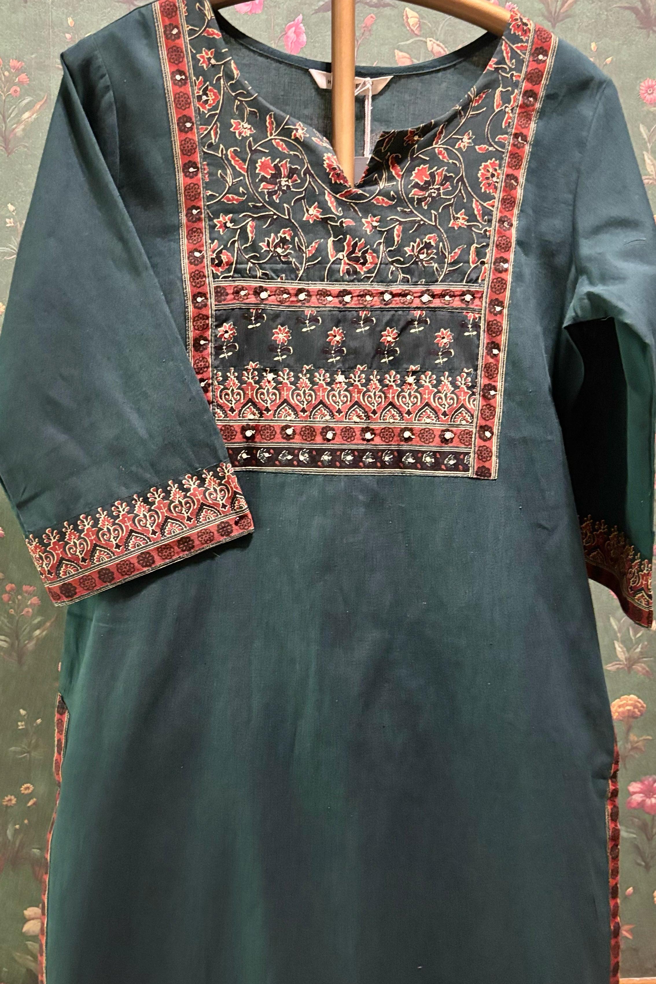 Green Straight Fit Cotton Kurta Set | HER-492