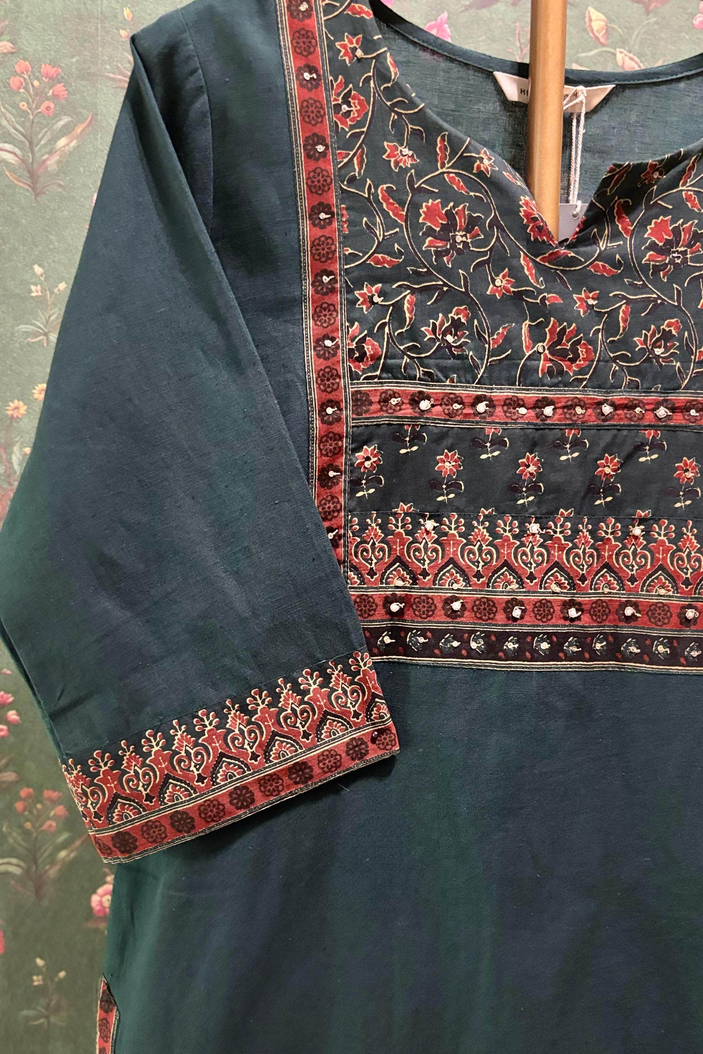 Green Straight Fit Cotton Kurta Set | HER-492