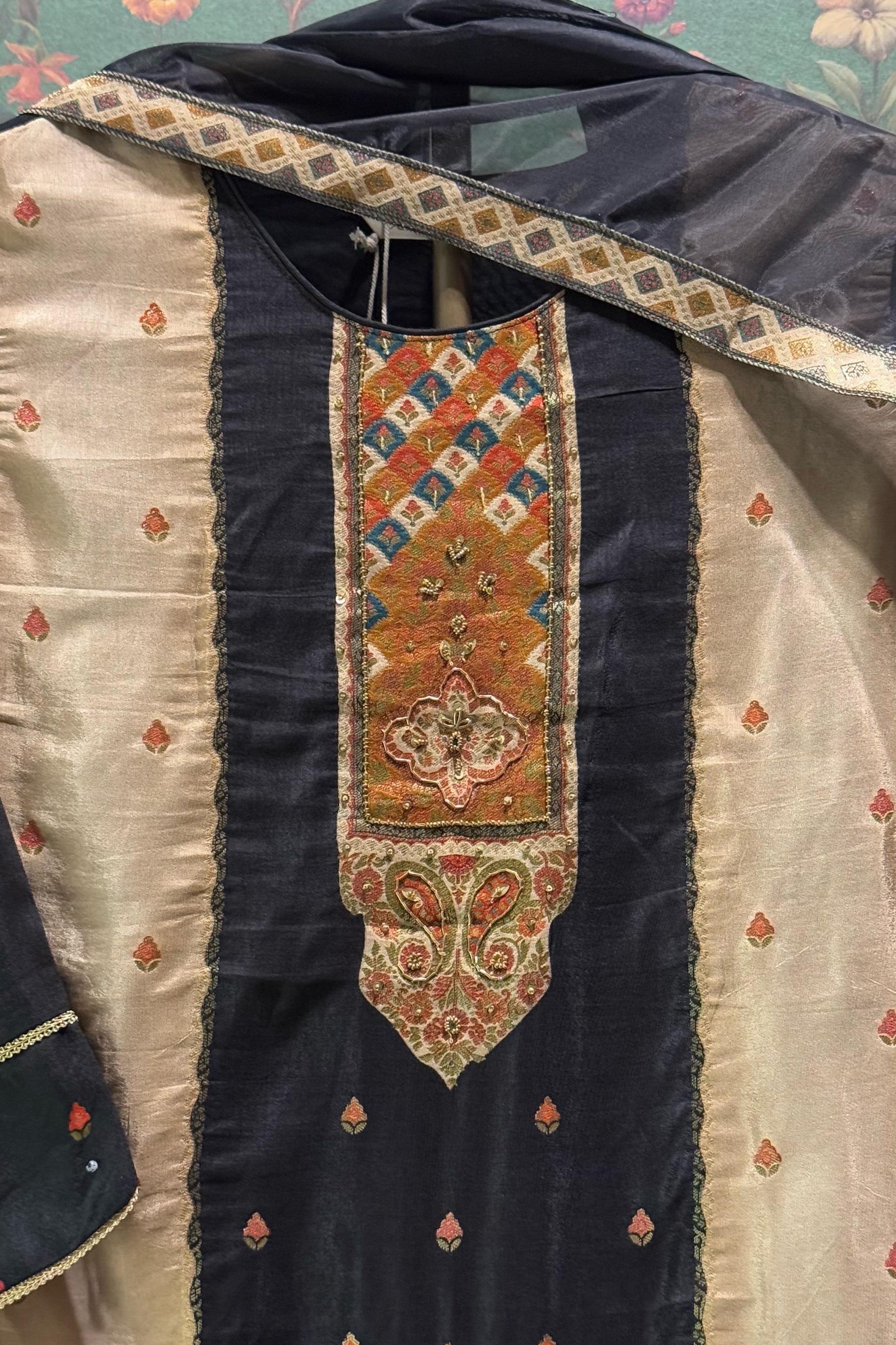 Jacquard Embroidered Suit Set - Black | HER-466