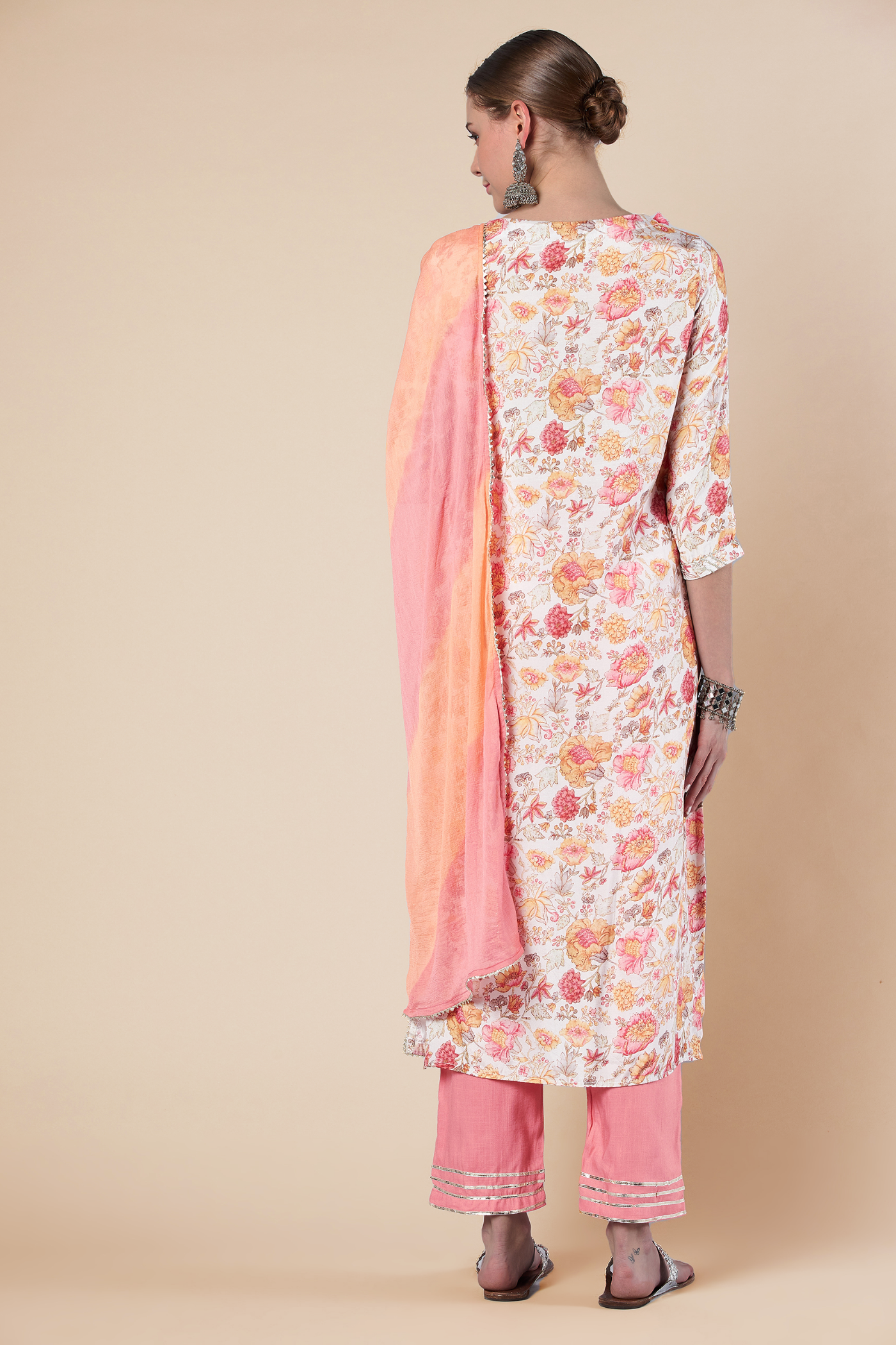 Cream Straight fit Muslin Kurta set (with Pant and Dupatta)