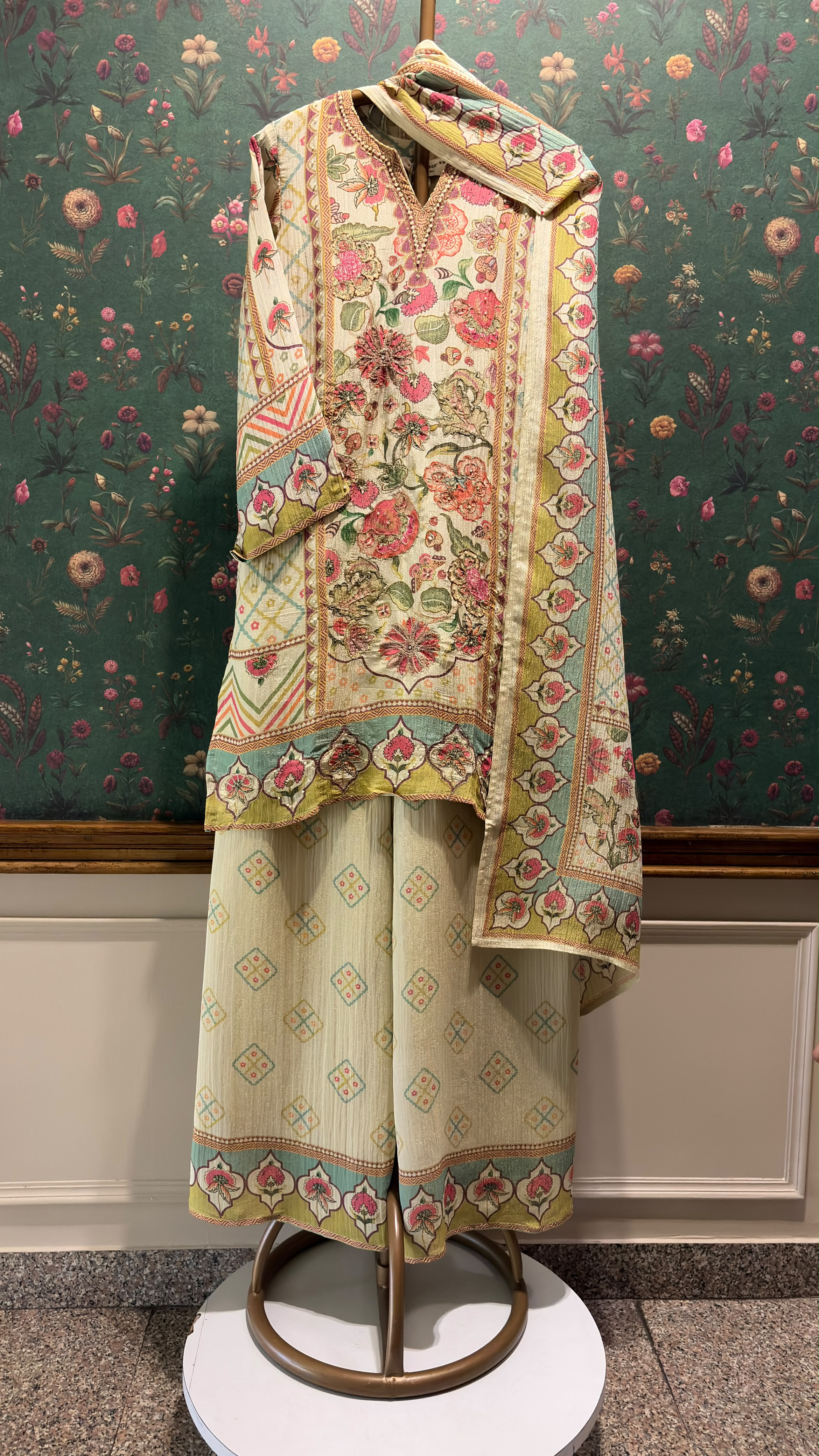 Ecru/Beige Crushed Tissue Floral Suit Set | HER-776