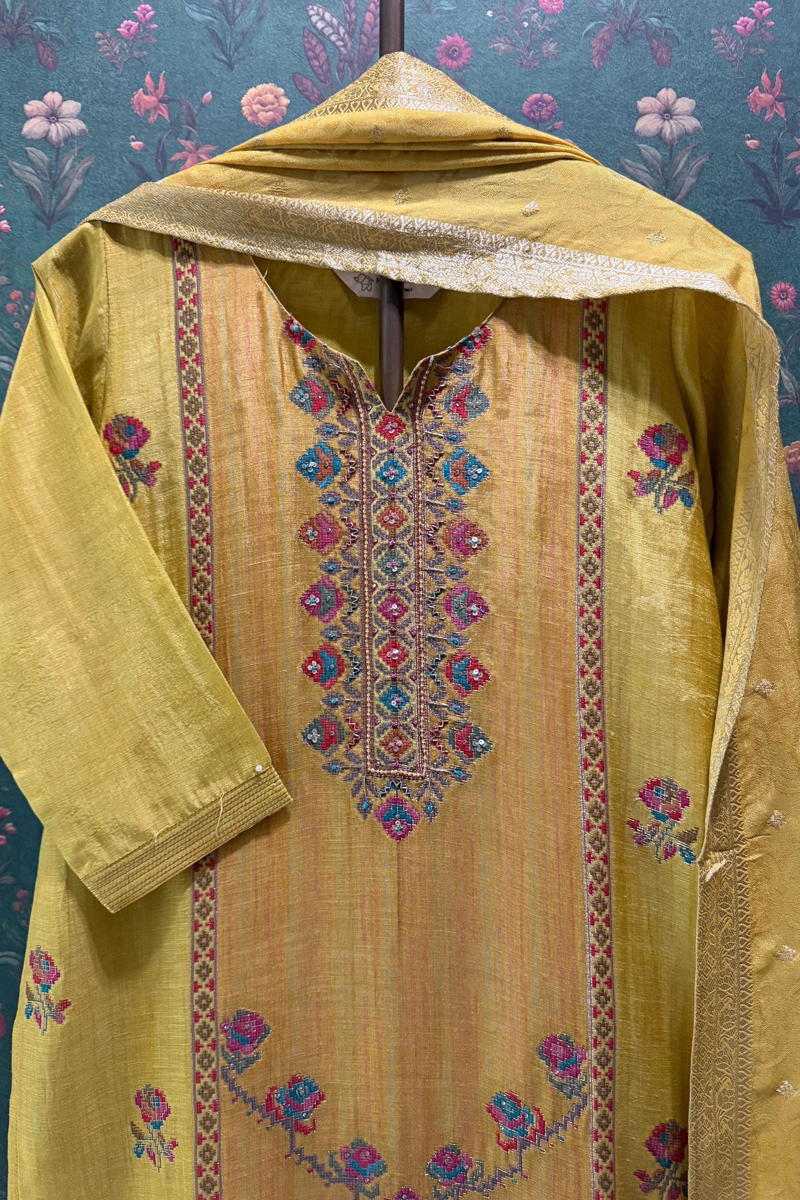 Veda Weaved Suit Set | HER-649