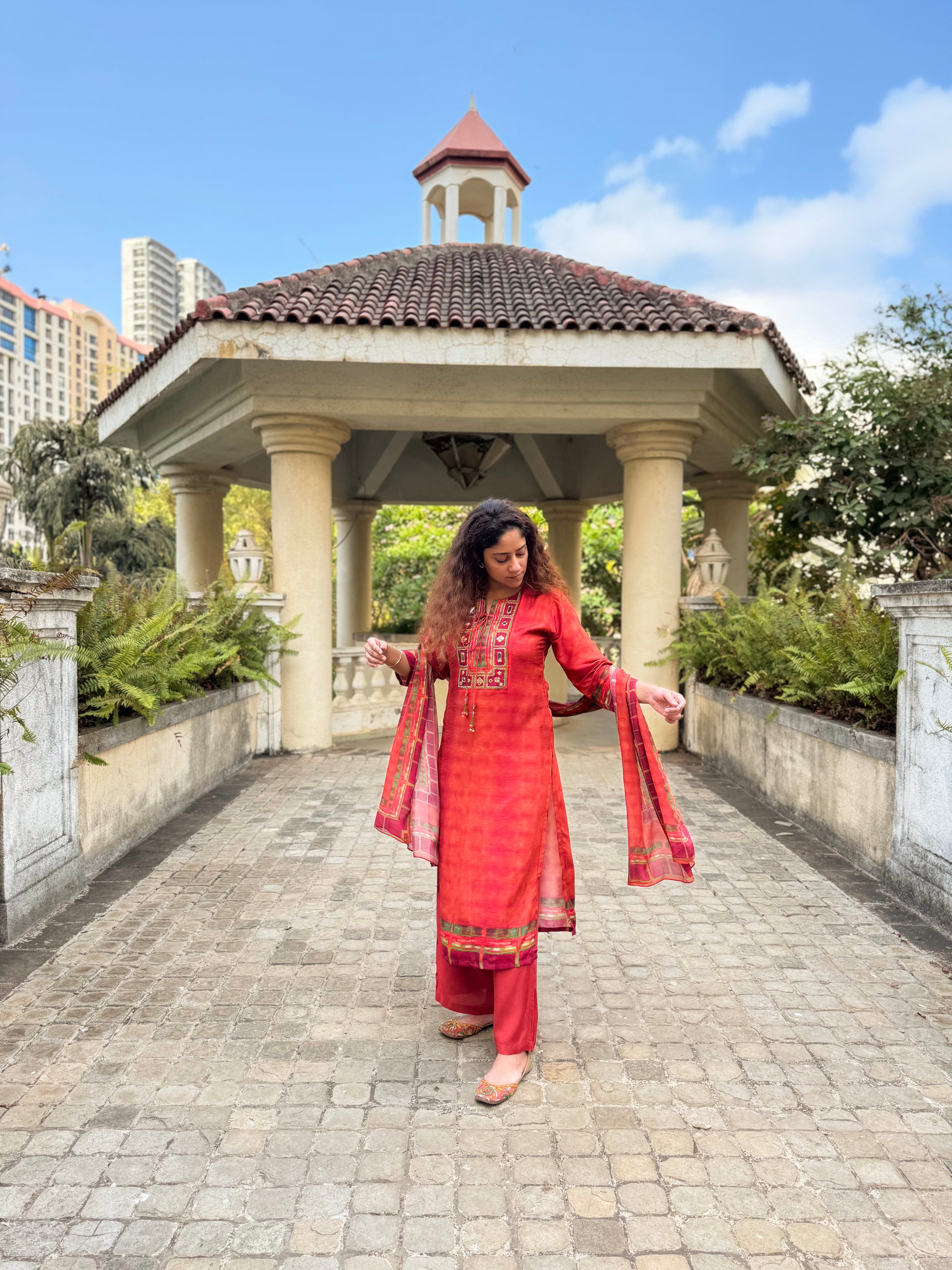 Amber Raw Silk Suit Set | HER-632