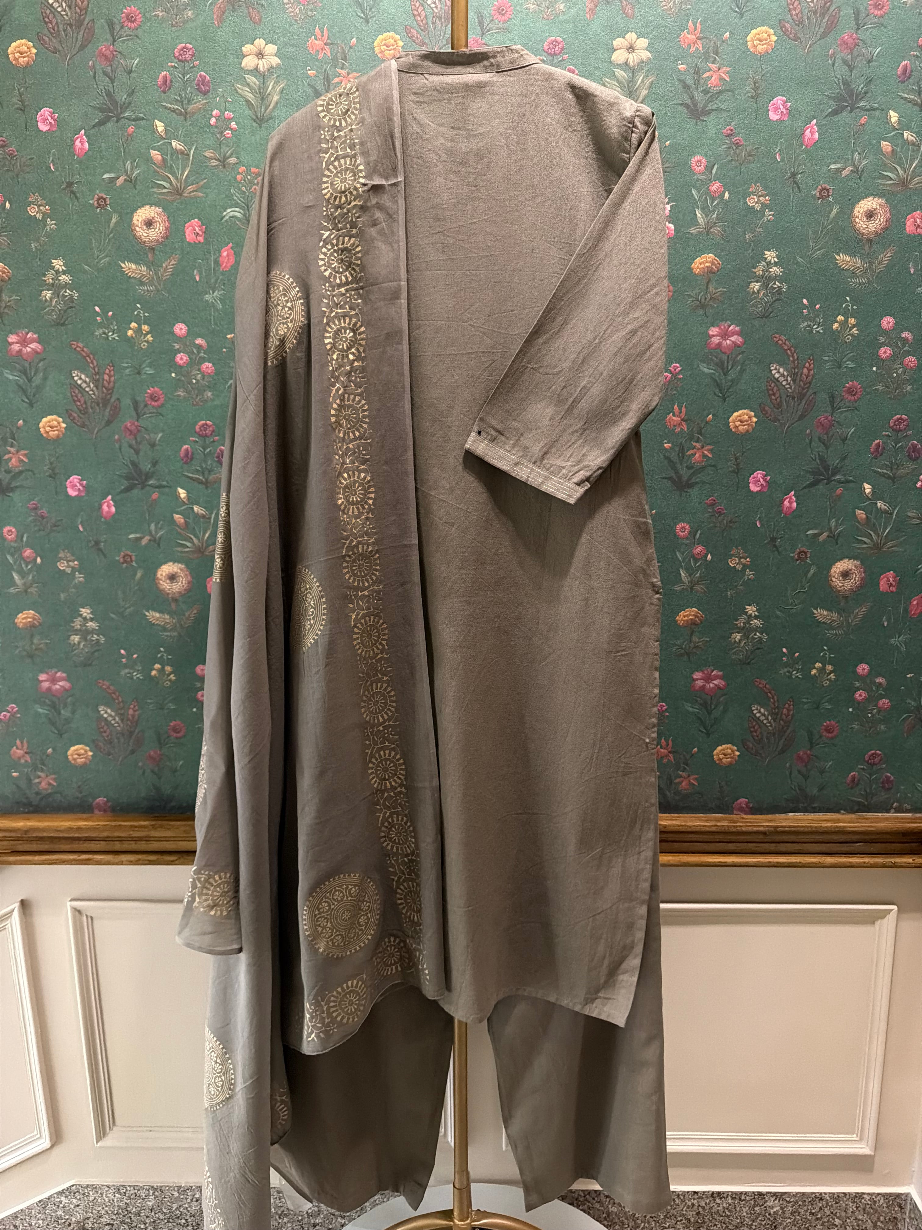 Taupe Minimal Cotton Suit Set | HER-704