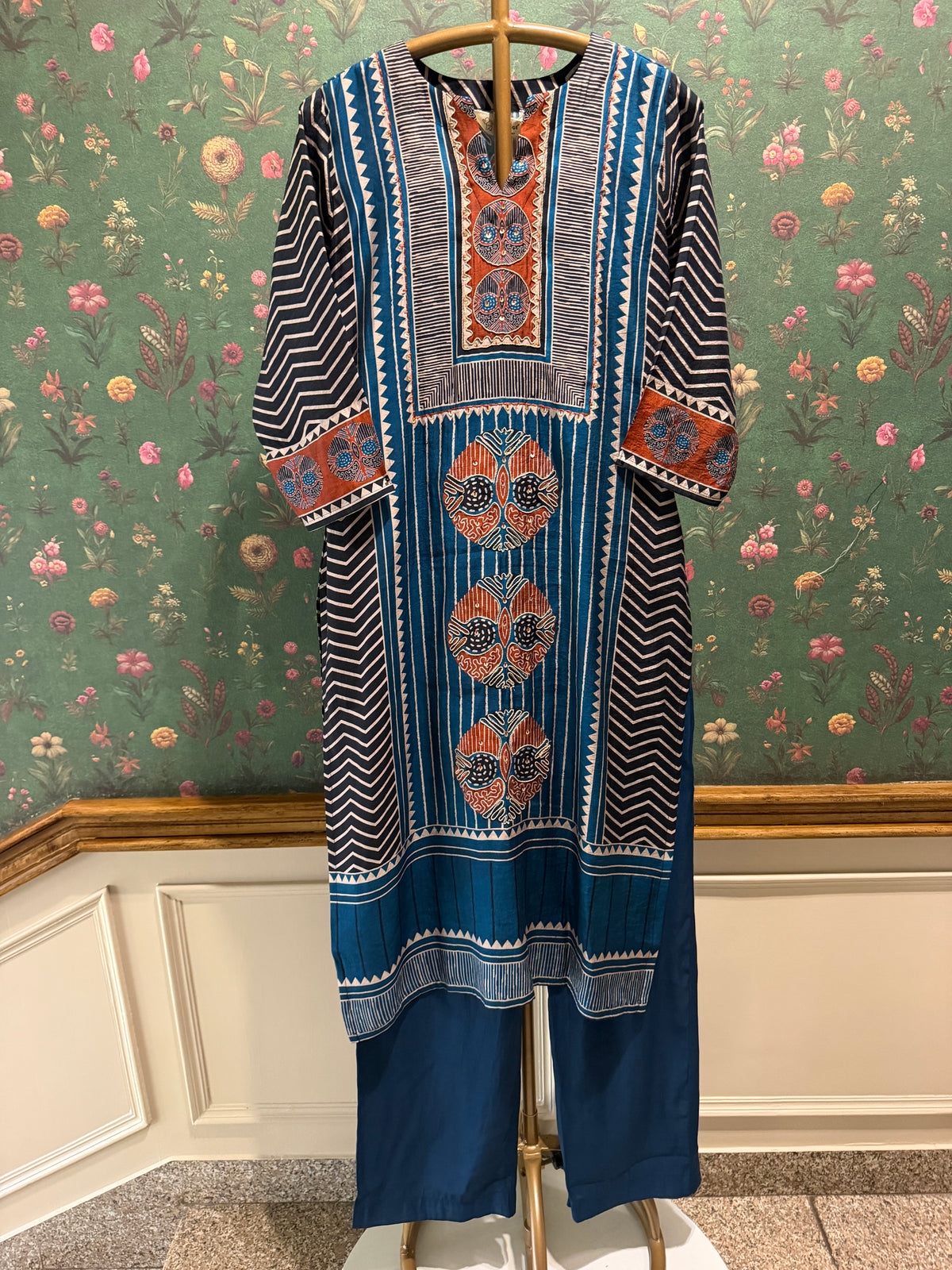 Indigo Motif Printed Muslin Suit Set