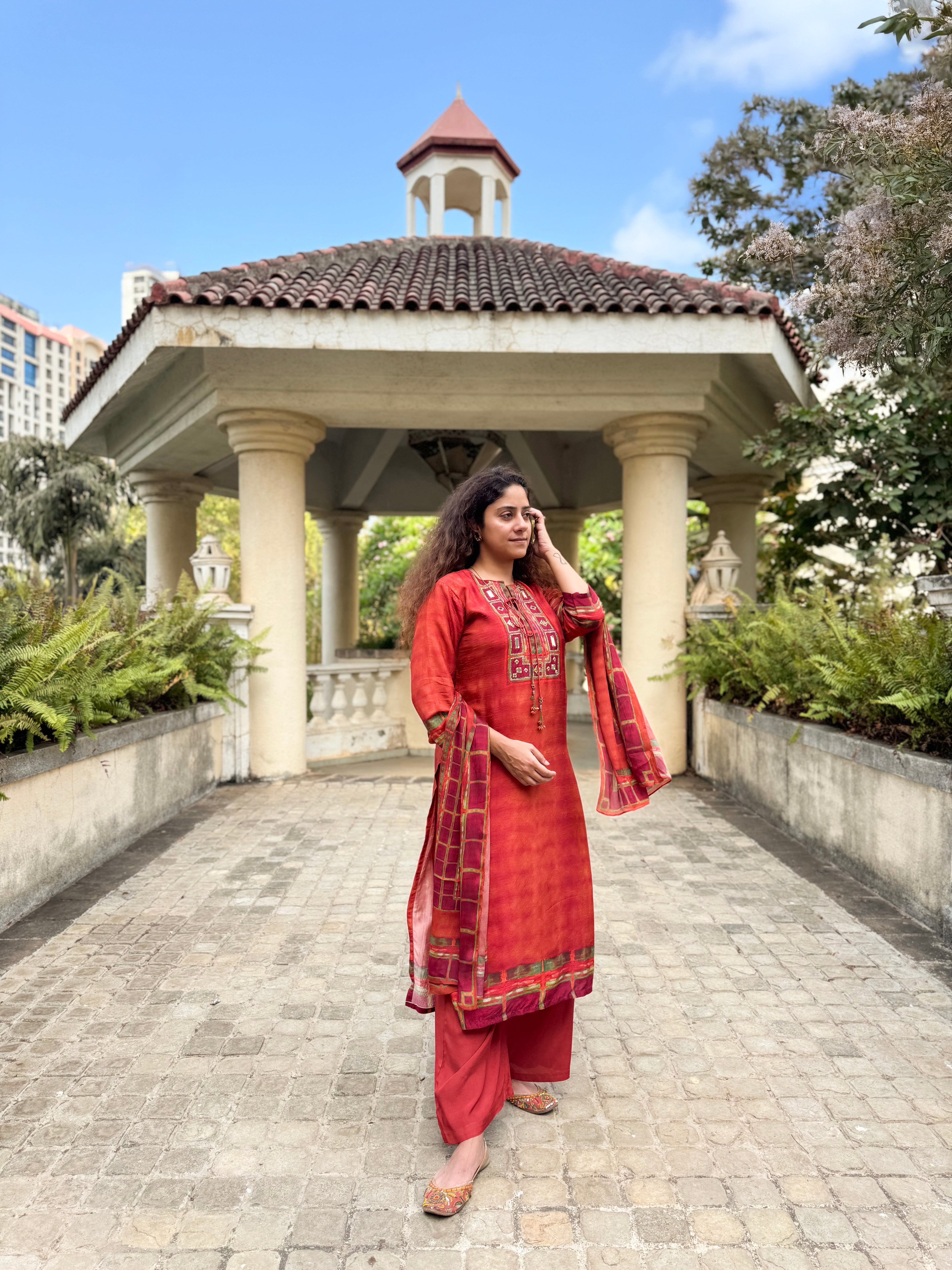 Amber Raw Silk Suit Set | HER-632