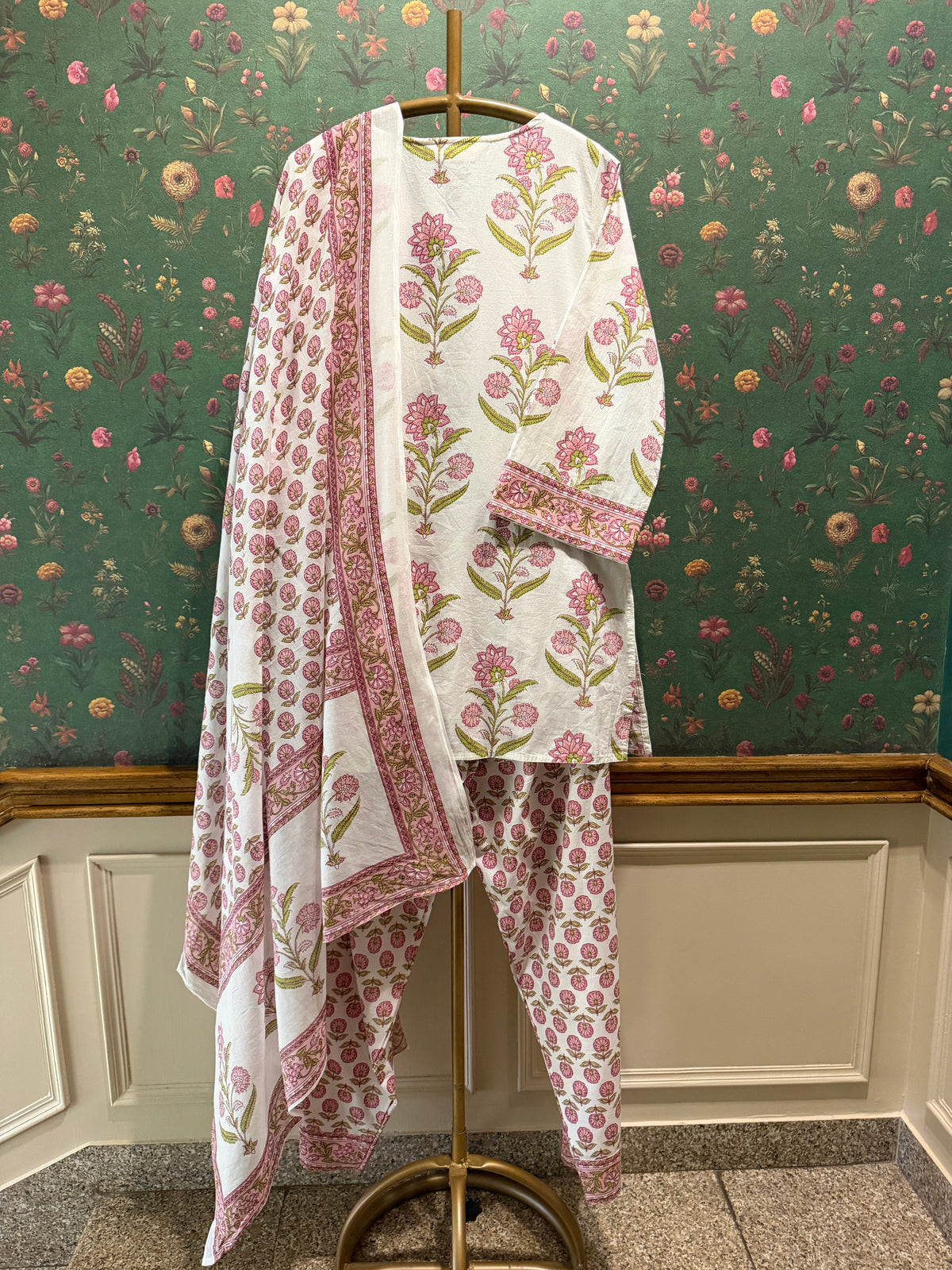 Pink Floral Cotton Printed Farshi Salwar Suit Set
