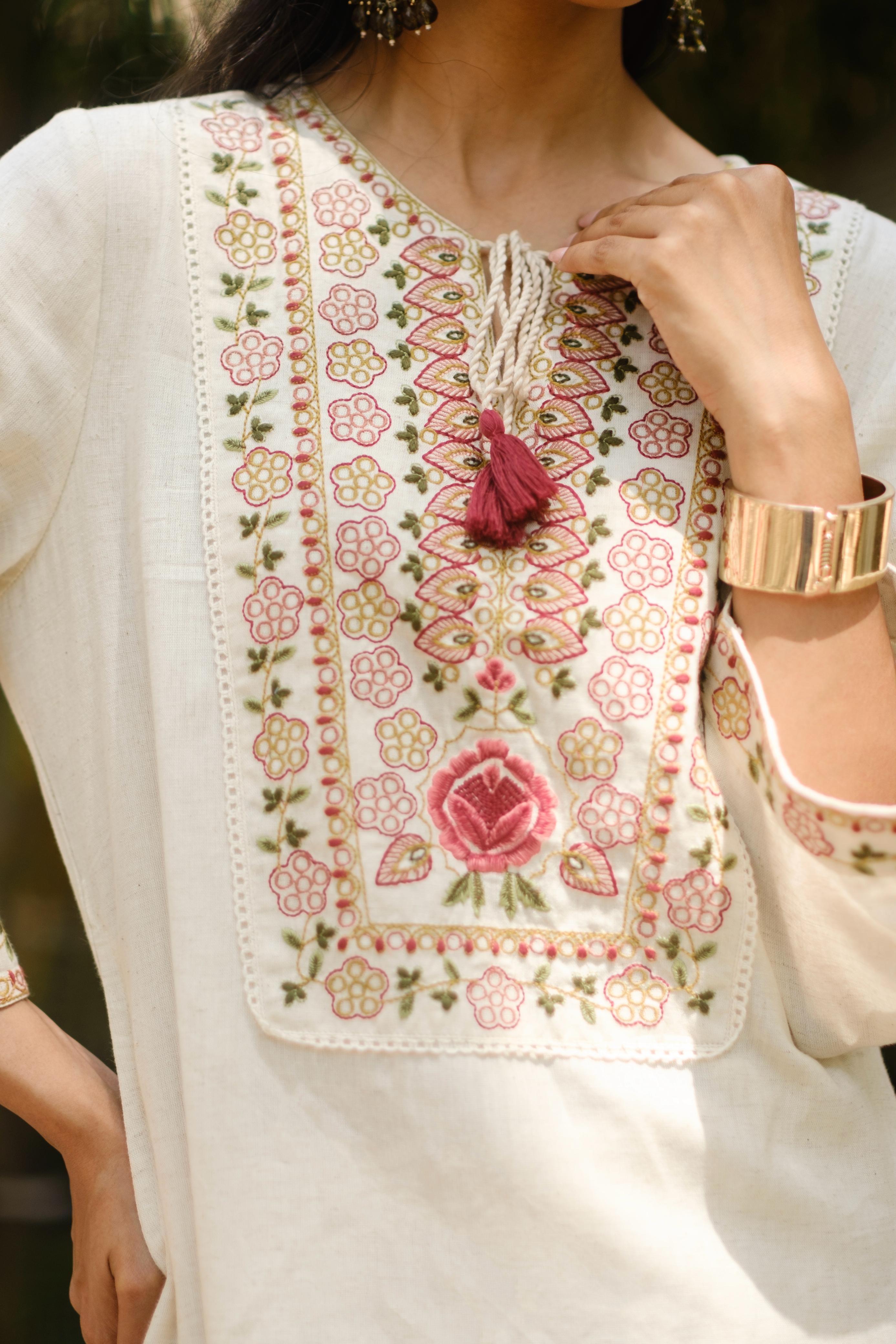 Ivory Embroidered Kurta Set | HER-722 x Prachi