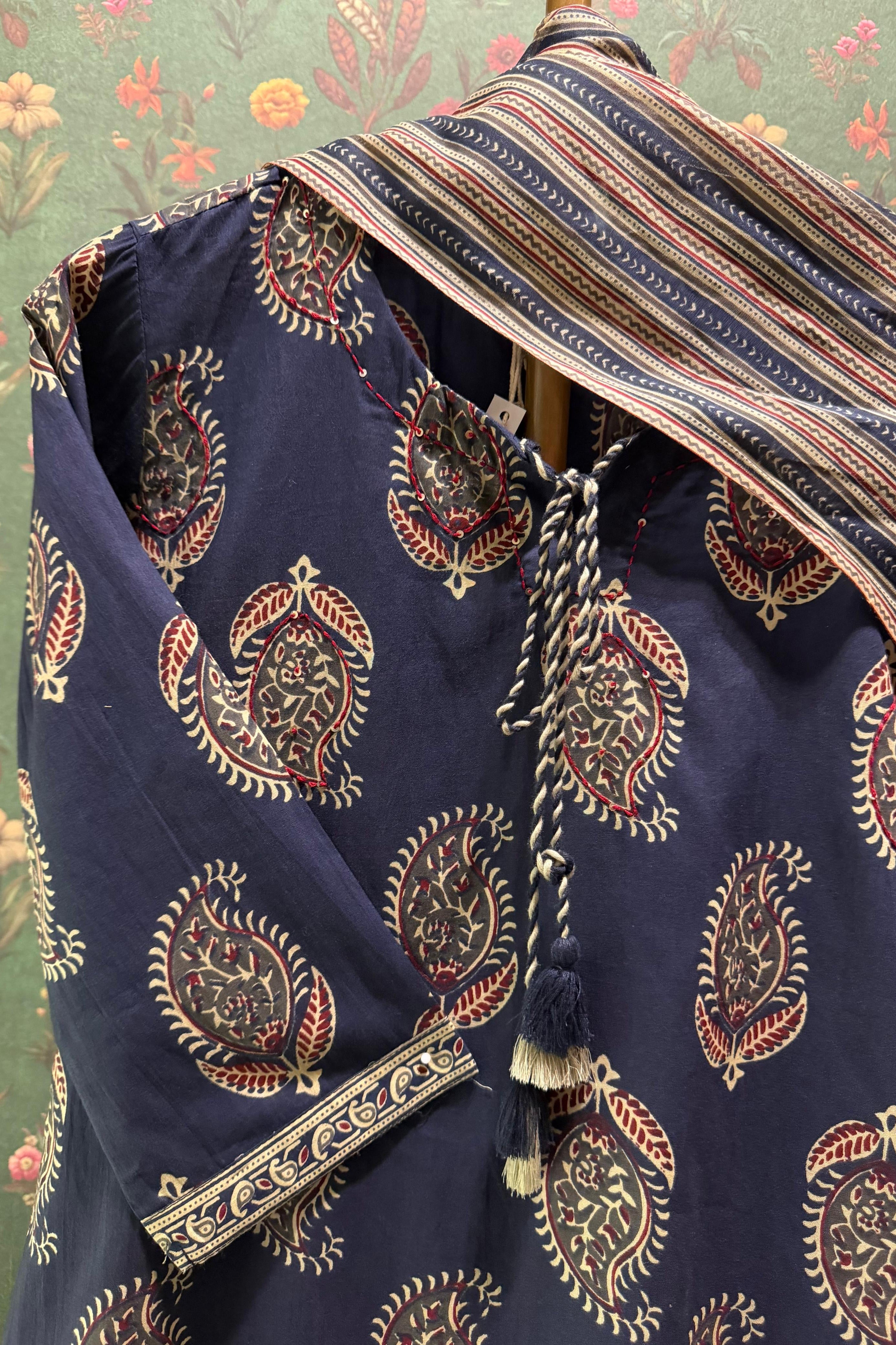 Noor Paisley Indigo Suit Set | HER-679