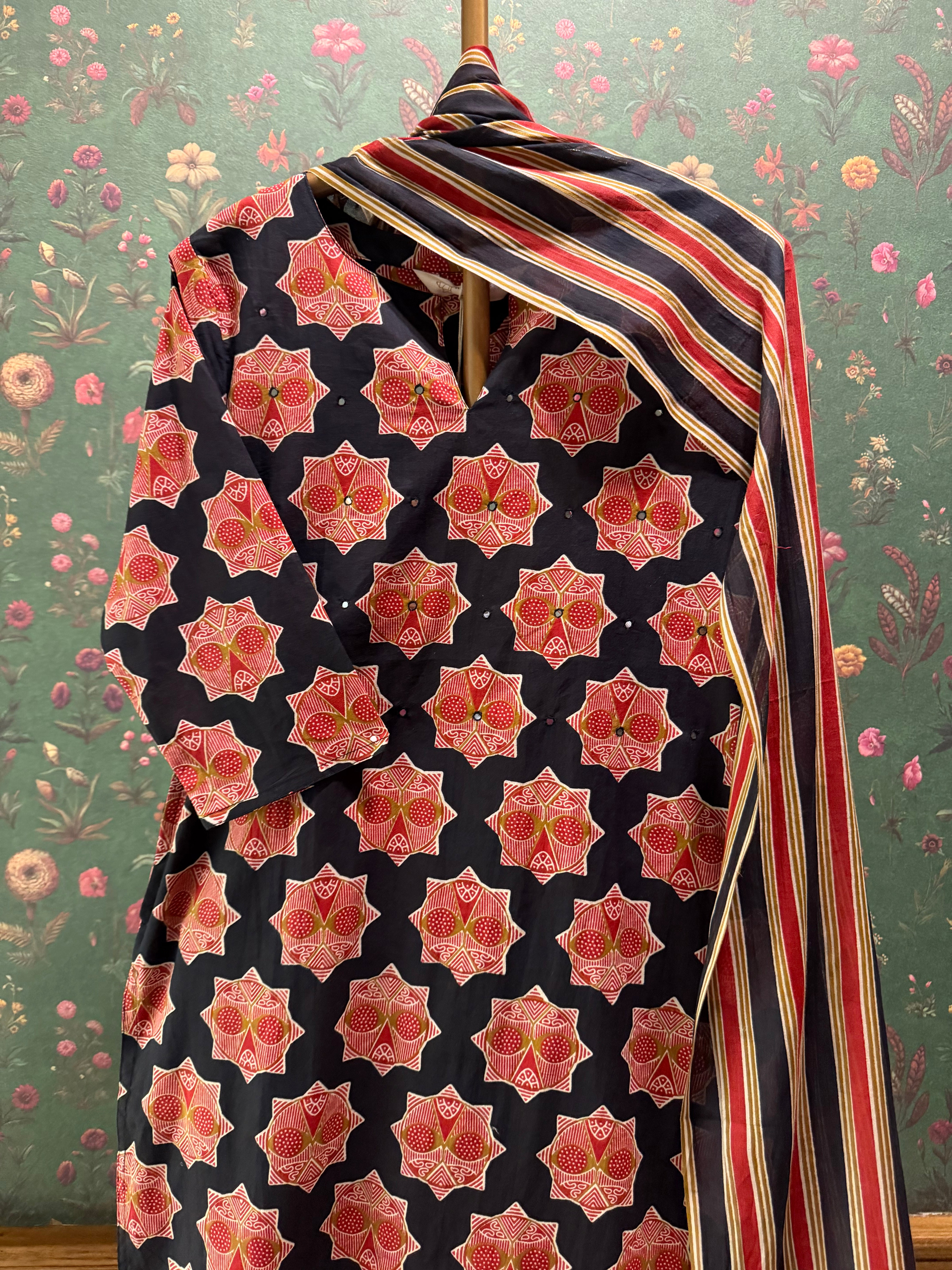 Floral Black Printed Cotton Suit Set | HER-724