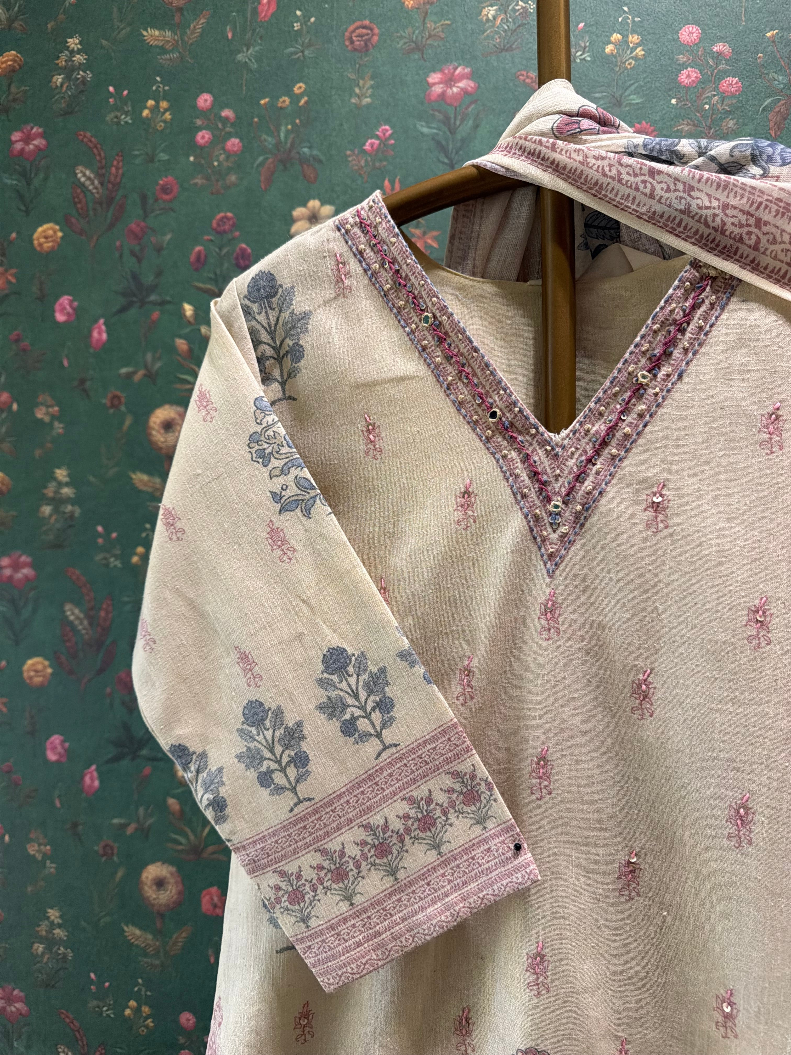 Ivory Vintage Floral Cotton Suit Set | HER-669