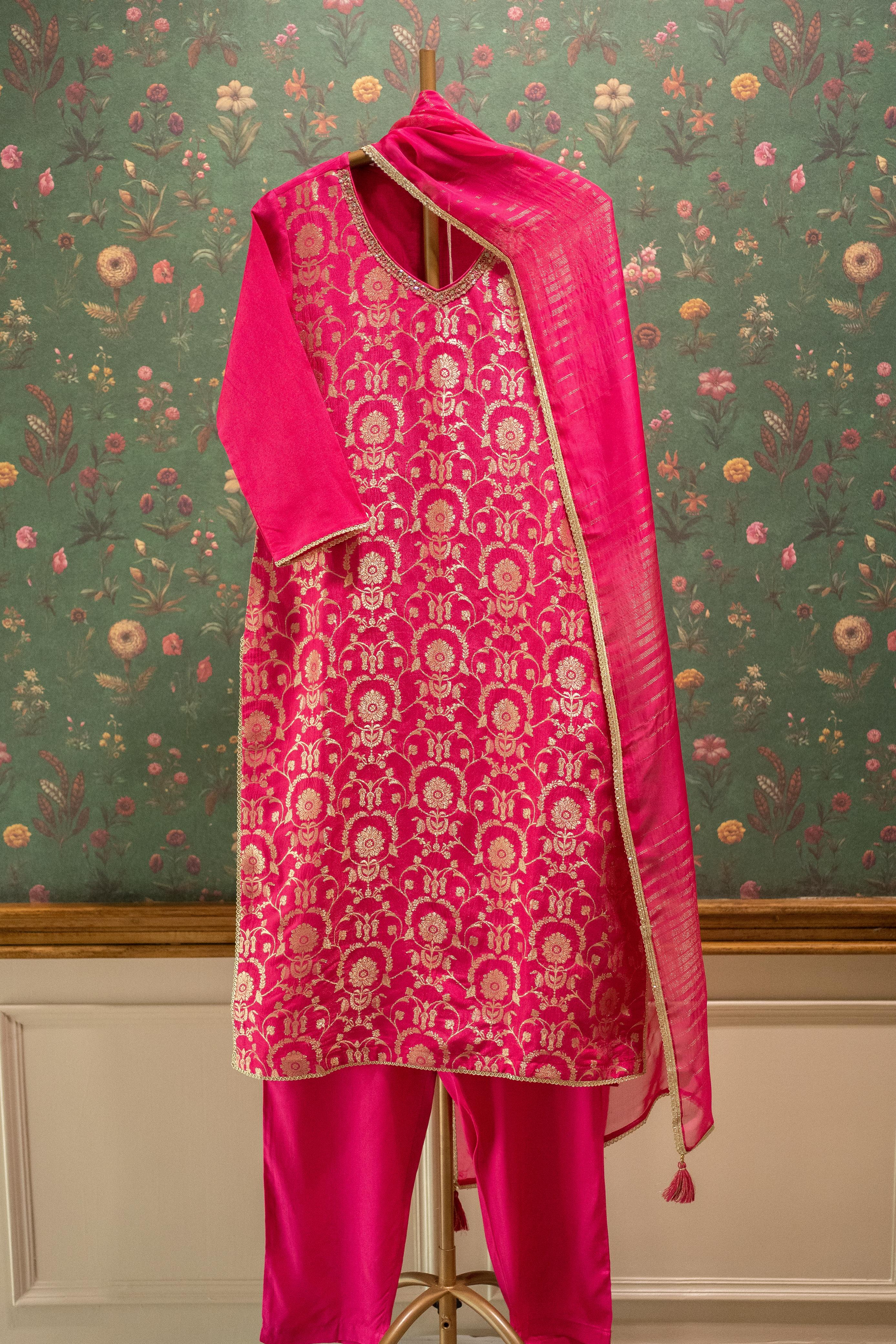 Rangrez Pink Banarasi Brocade Suit Set | HER-562 PINK