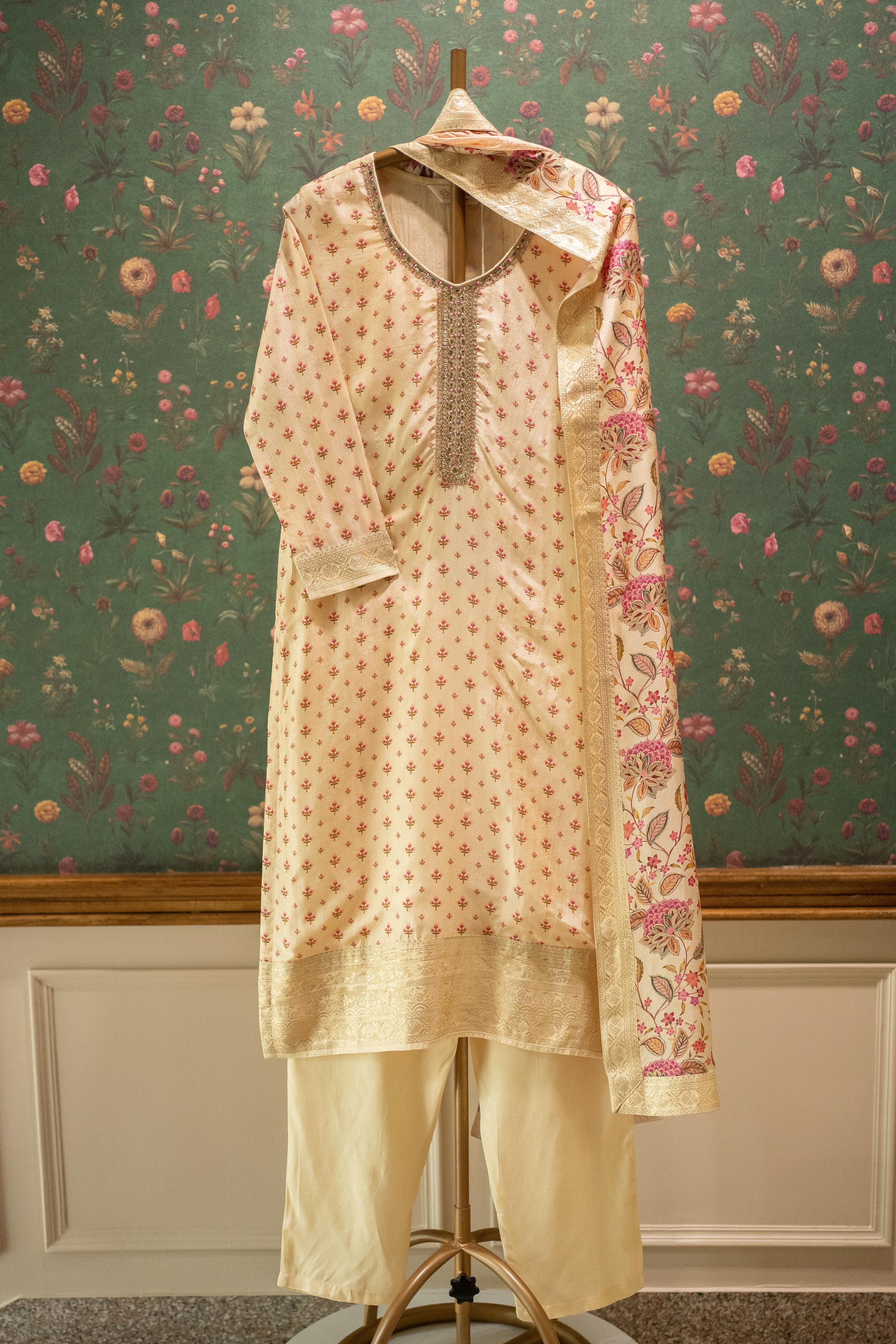 Kanika Off-White Banarasi Suit Set | HER-557 CREAM