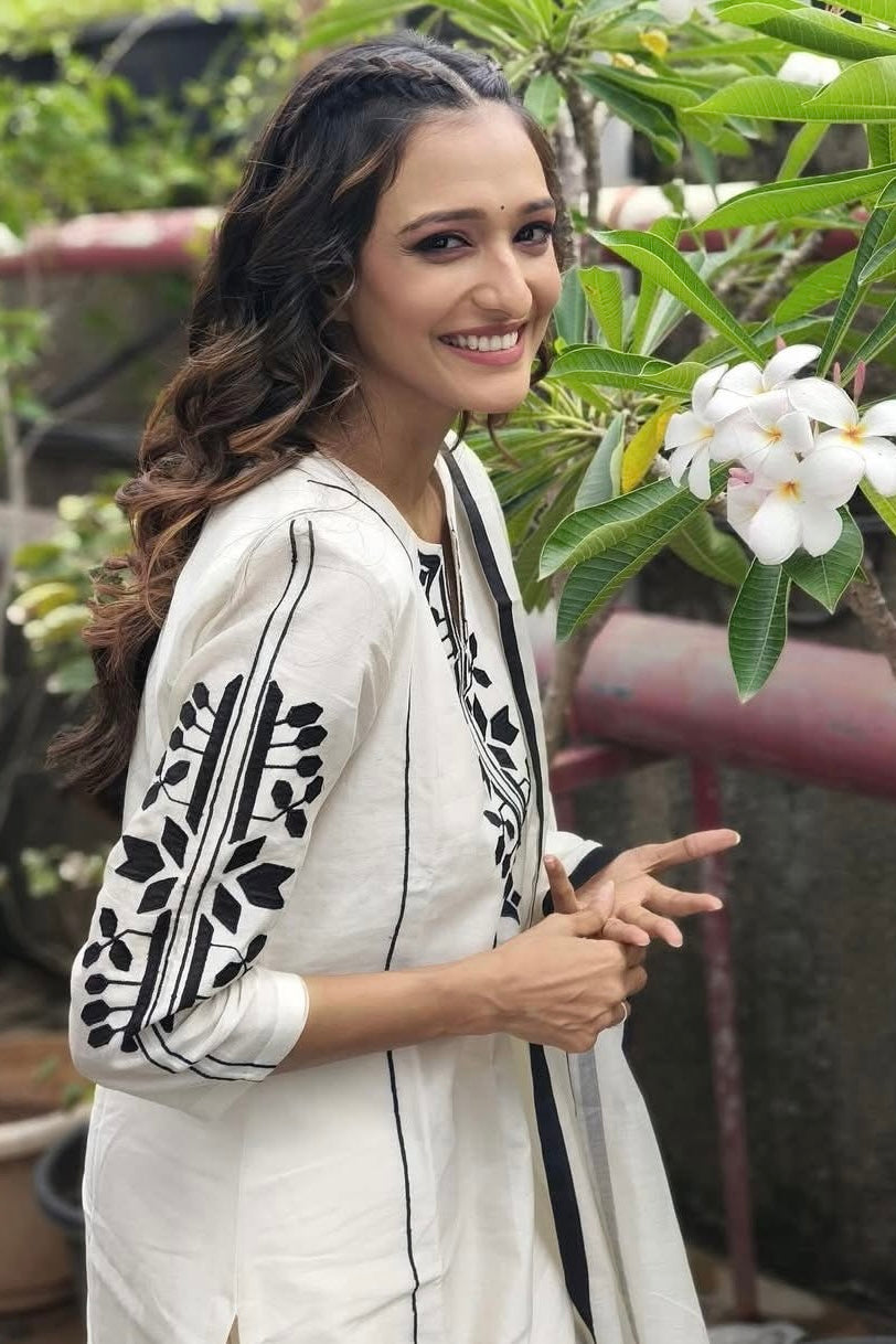 Monochrome Chanderi Appliqué Suit Set