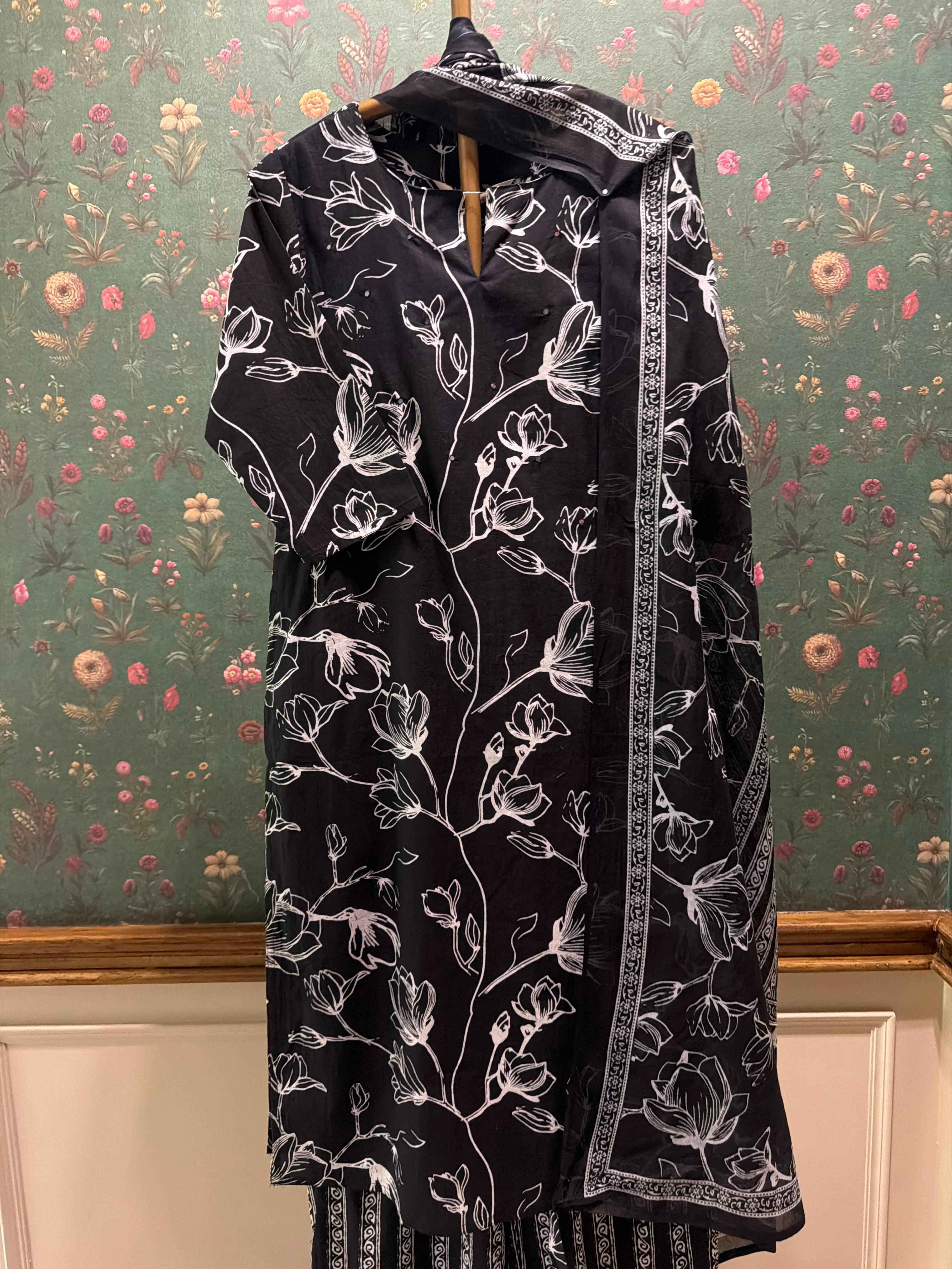 Black Floral Printed Suit Set | HER-728