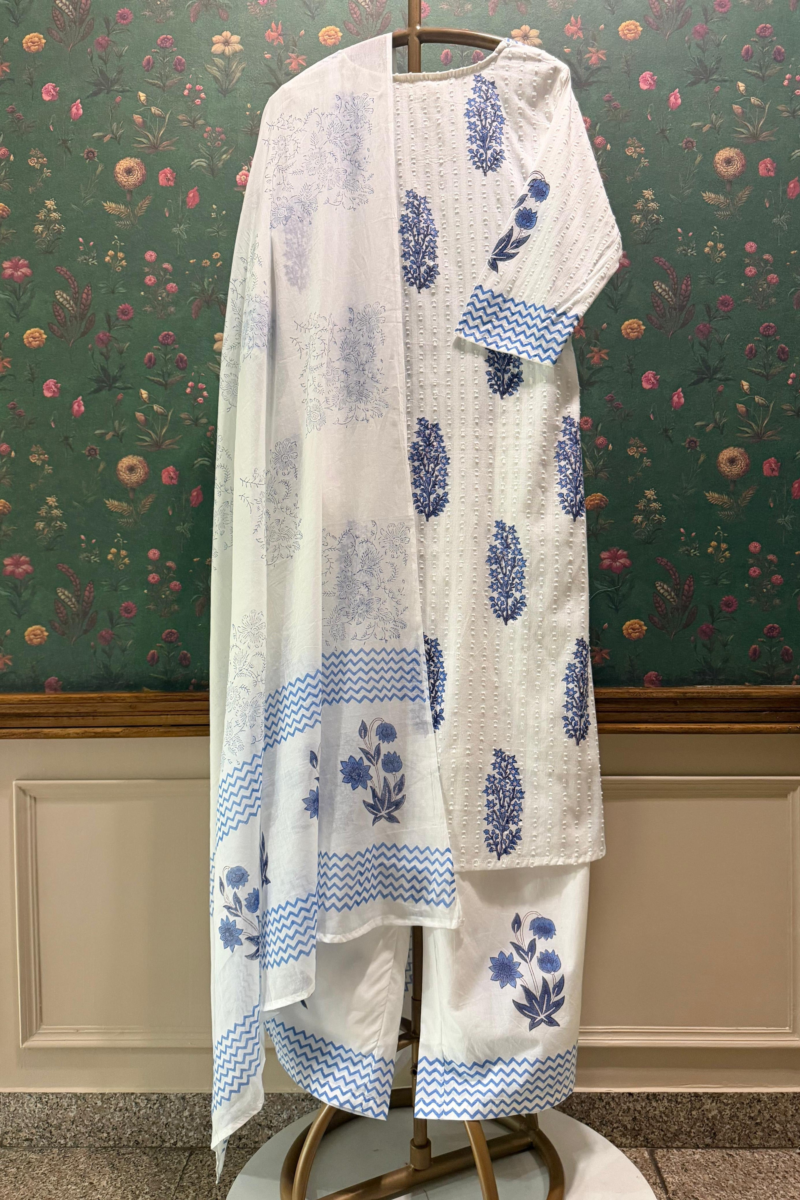 Neelaya Bloom Cotton Suit Set | HER-695