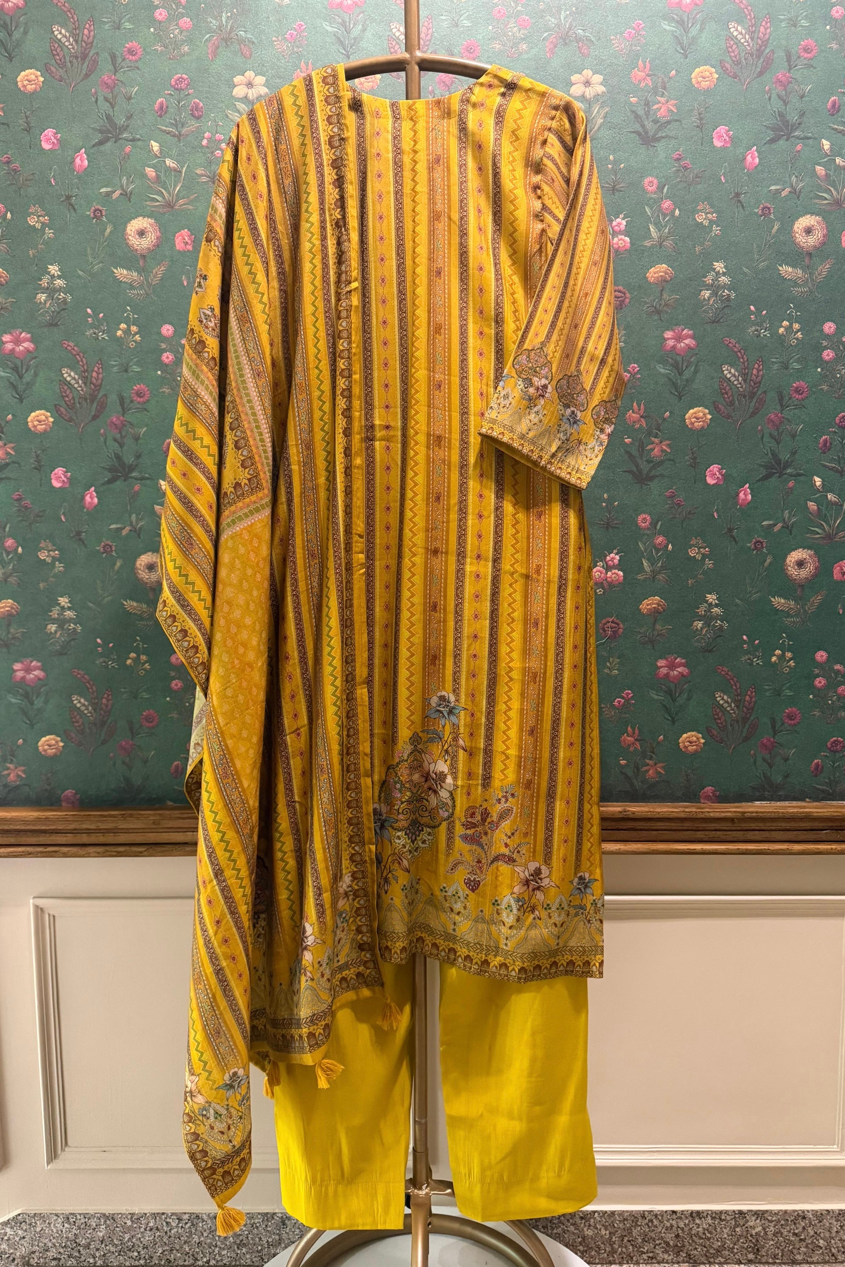 Sunheri Noor Printed Suit Set | HER-599