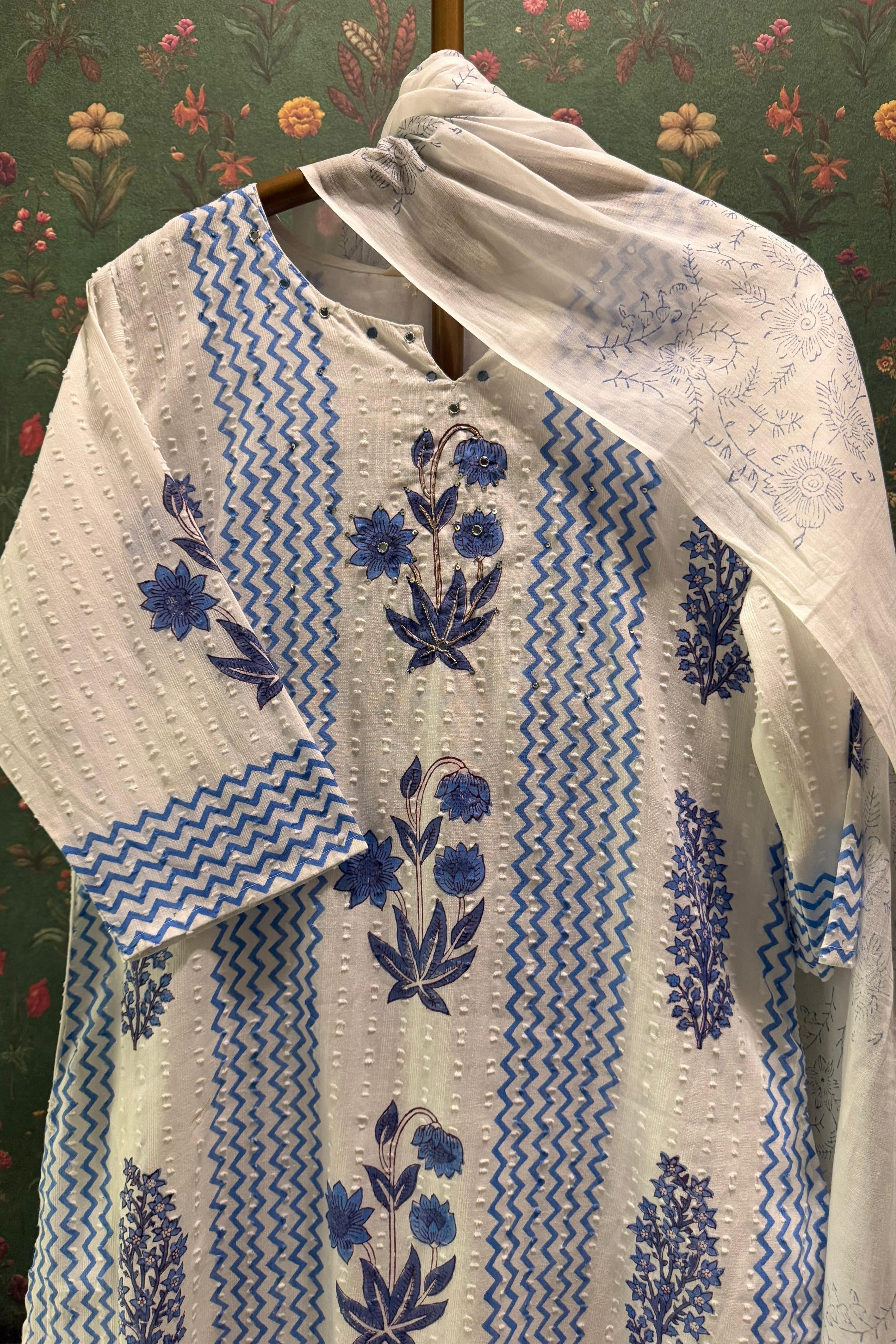 Neelaya Bloom Cotton Suit Set | HER-695