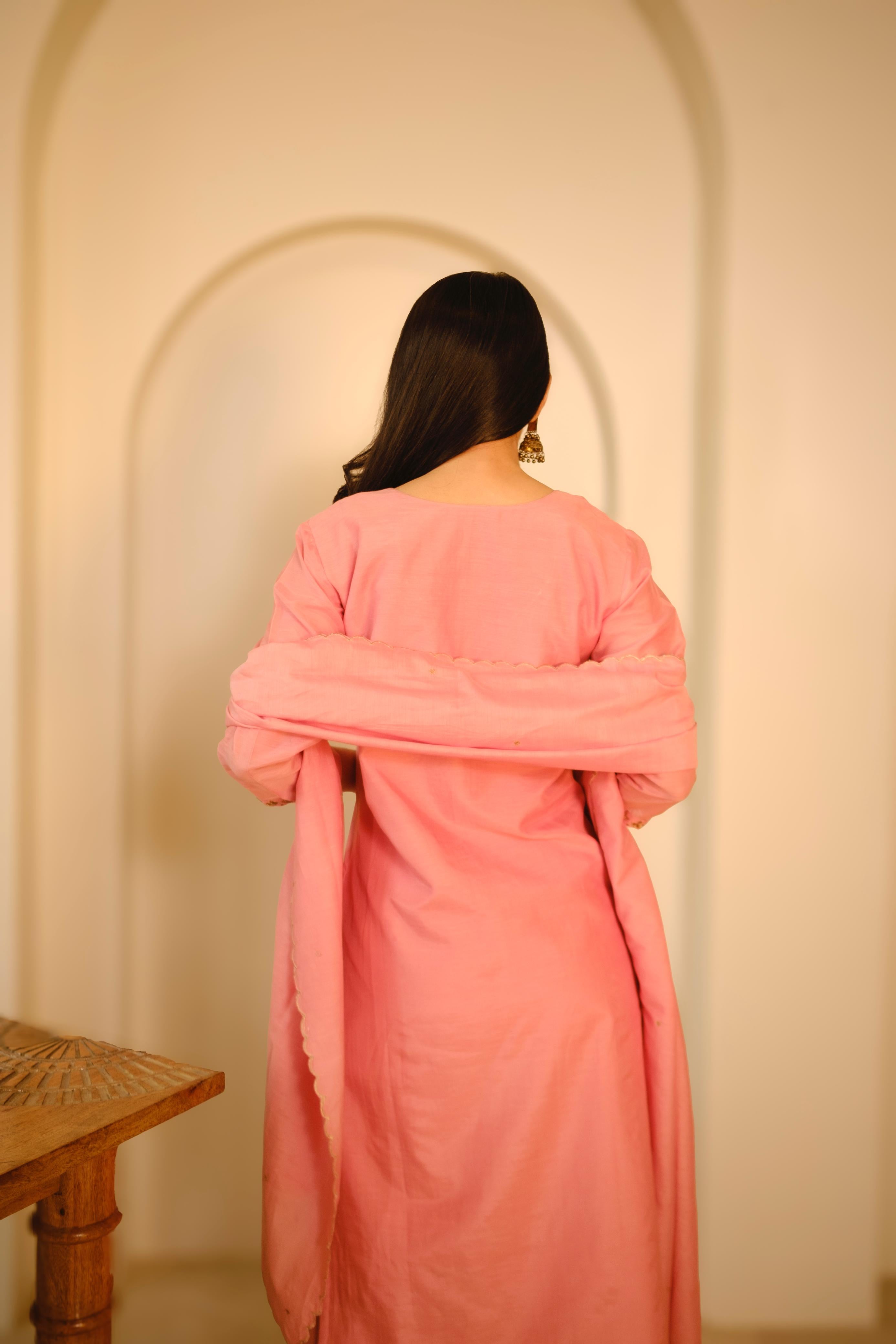 Khwabida Peach Mul Chanderi Suit Set | HER-542