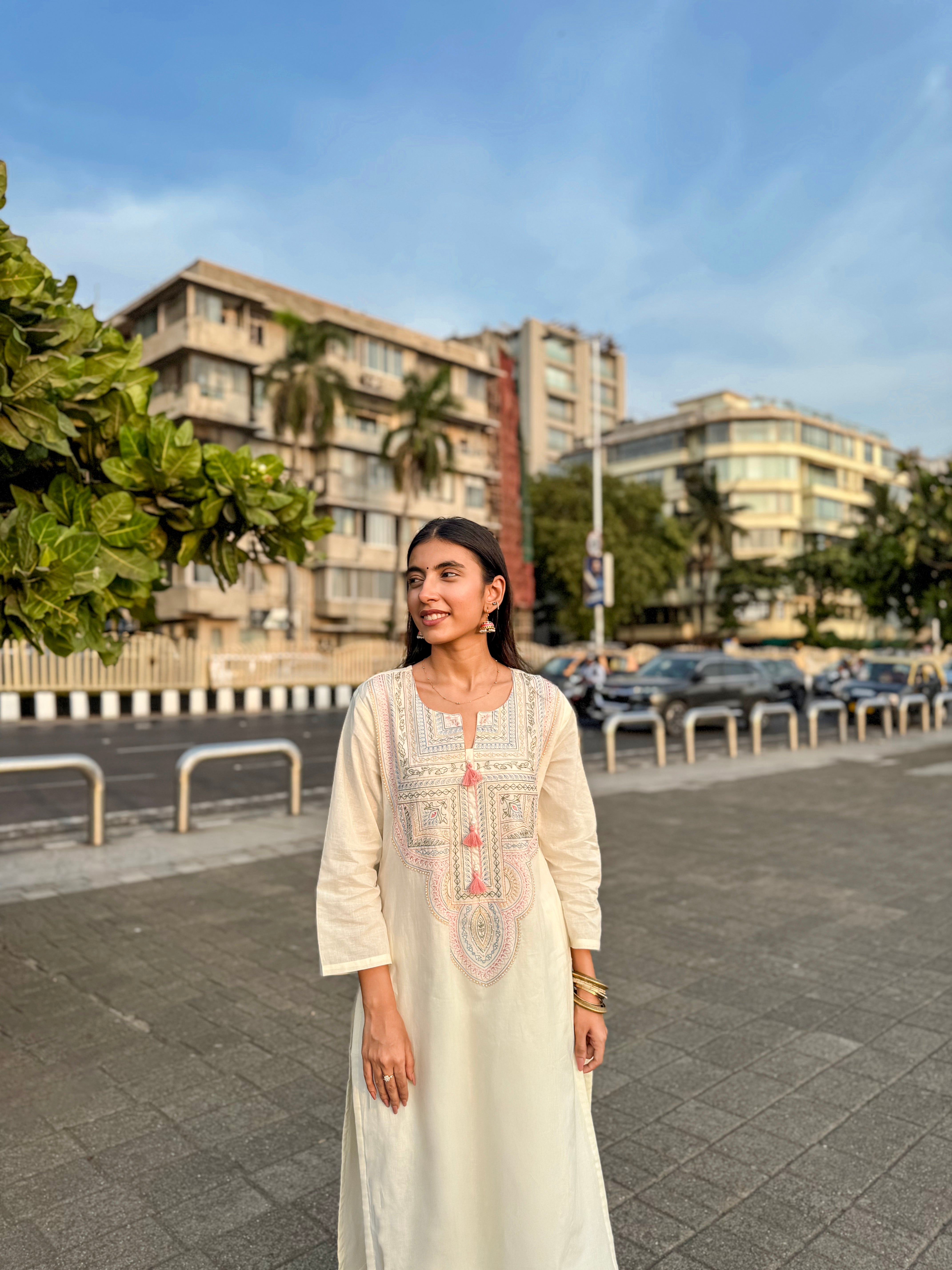 Ivory Noor Hand-Embroidered Kurta Set | HER-622