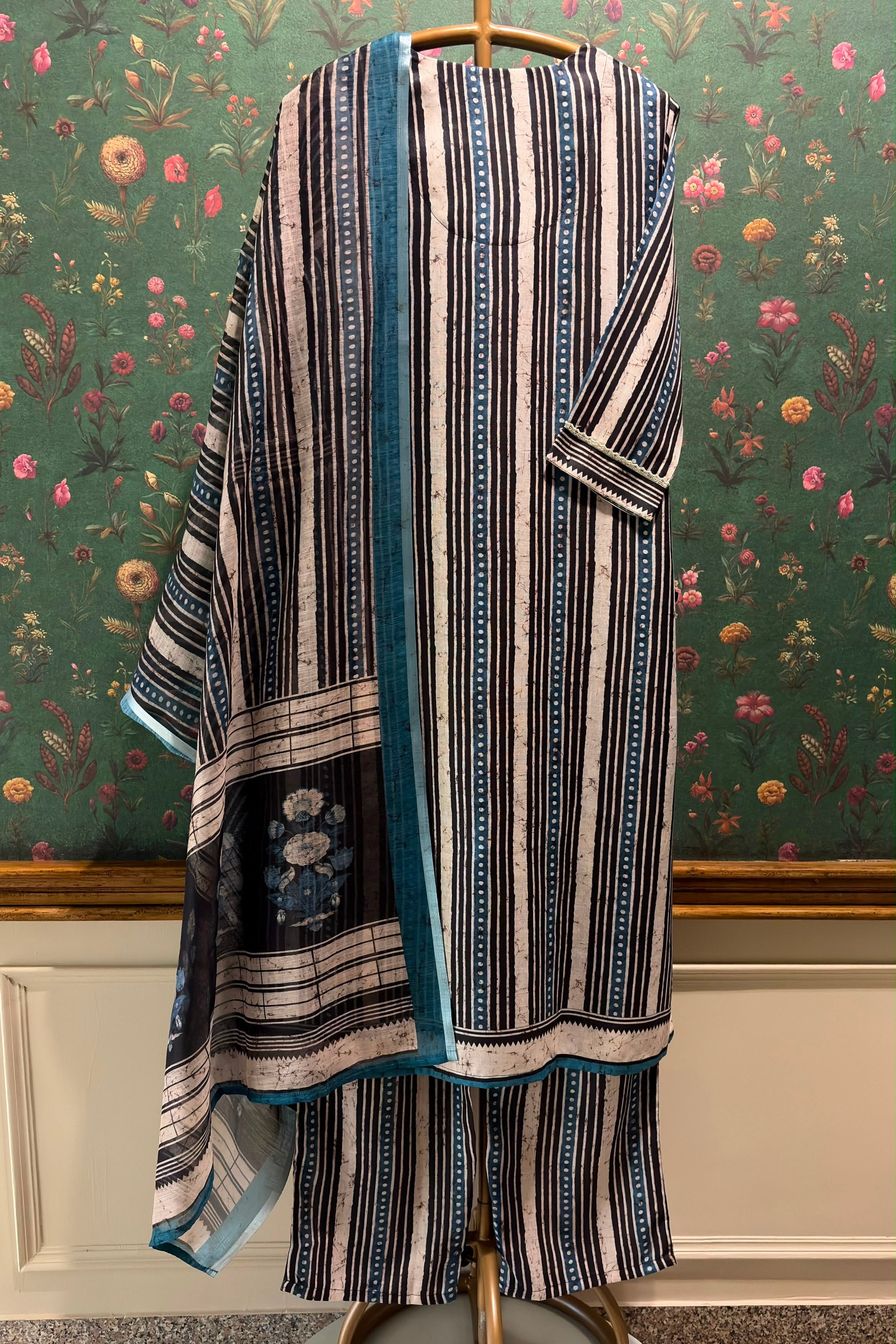 Blue Floral Printed Linen Suit Set | HER-644