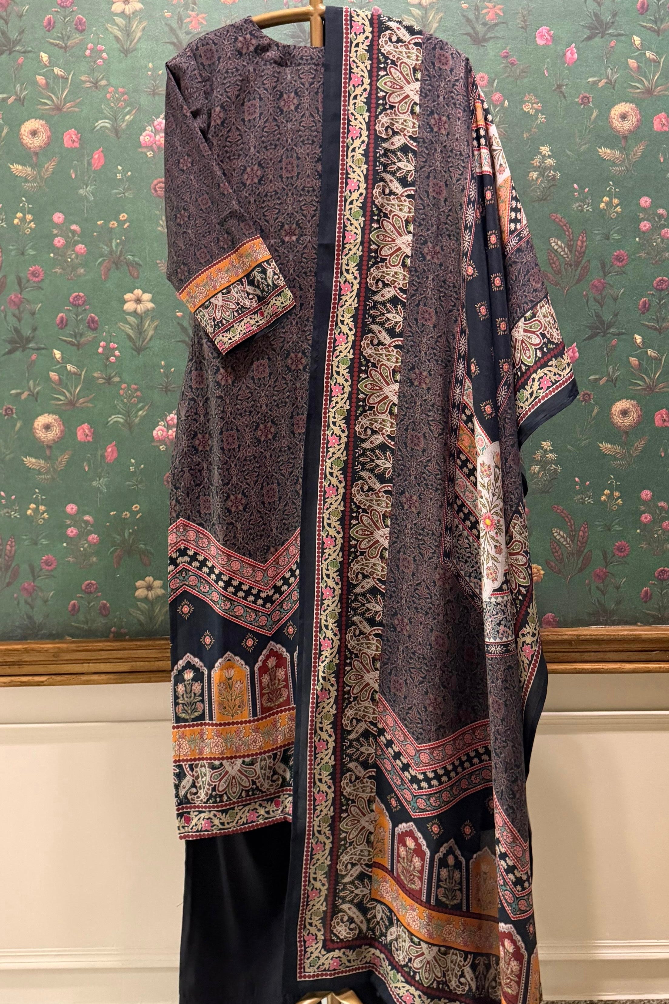 Black Kashmiri Mosaic Printed Suit Set | HER-570