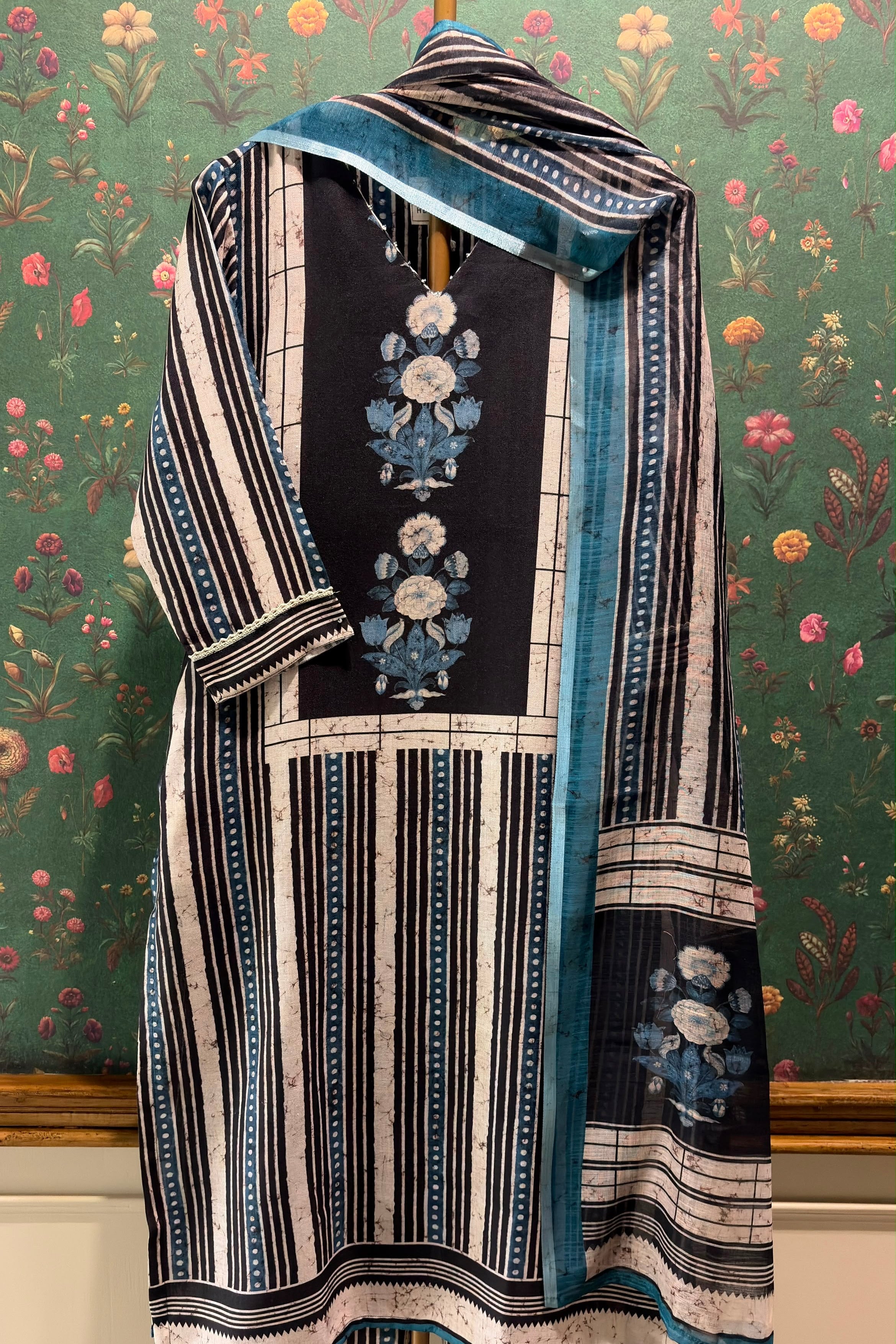 Blue Floral Printed Linen Suit Set | HER-644
