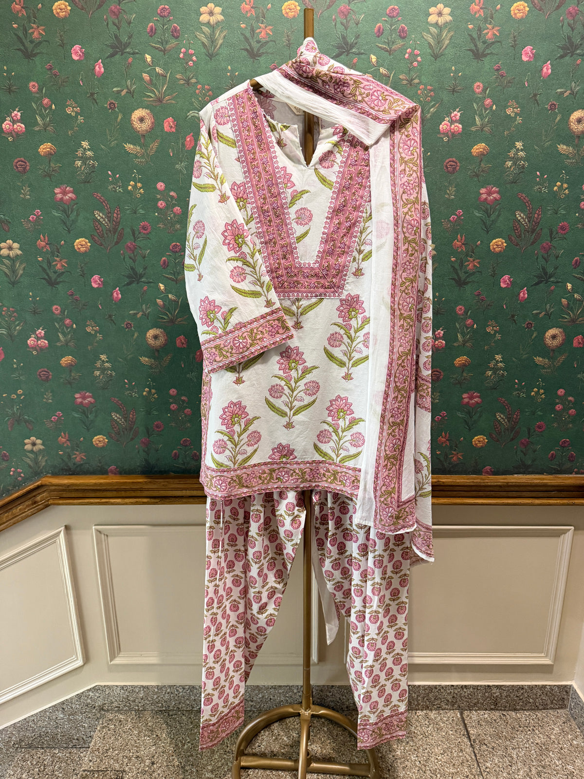 Pink Floral Cotton Printed Farshi Salwar Suit Set