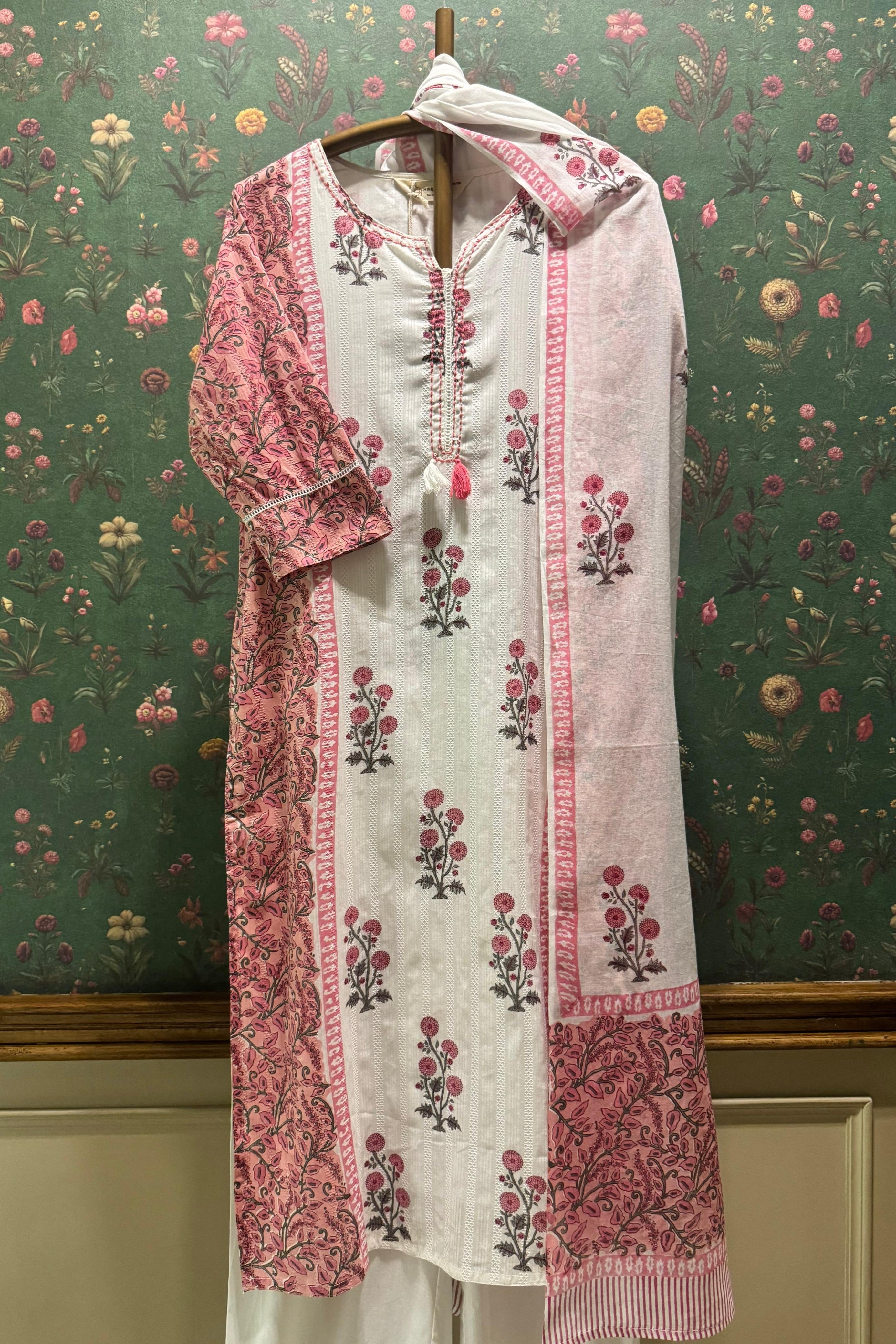 Rosé Vine Cotton Suit Set | HER-567