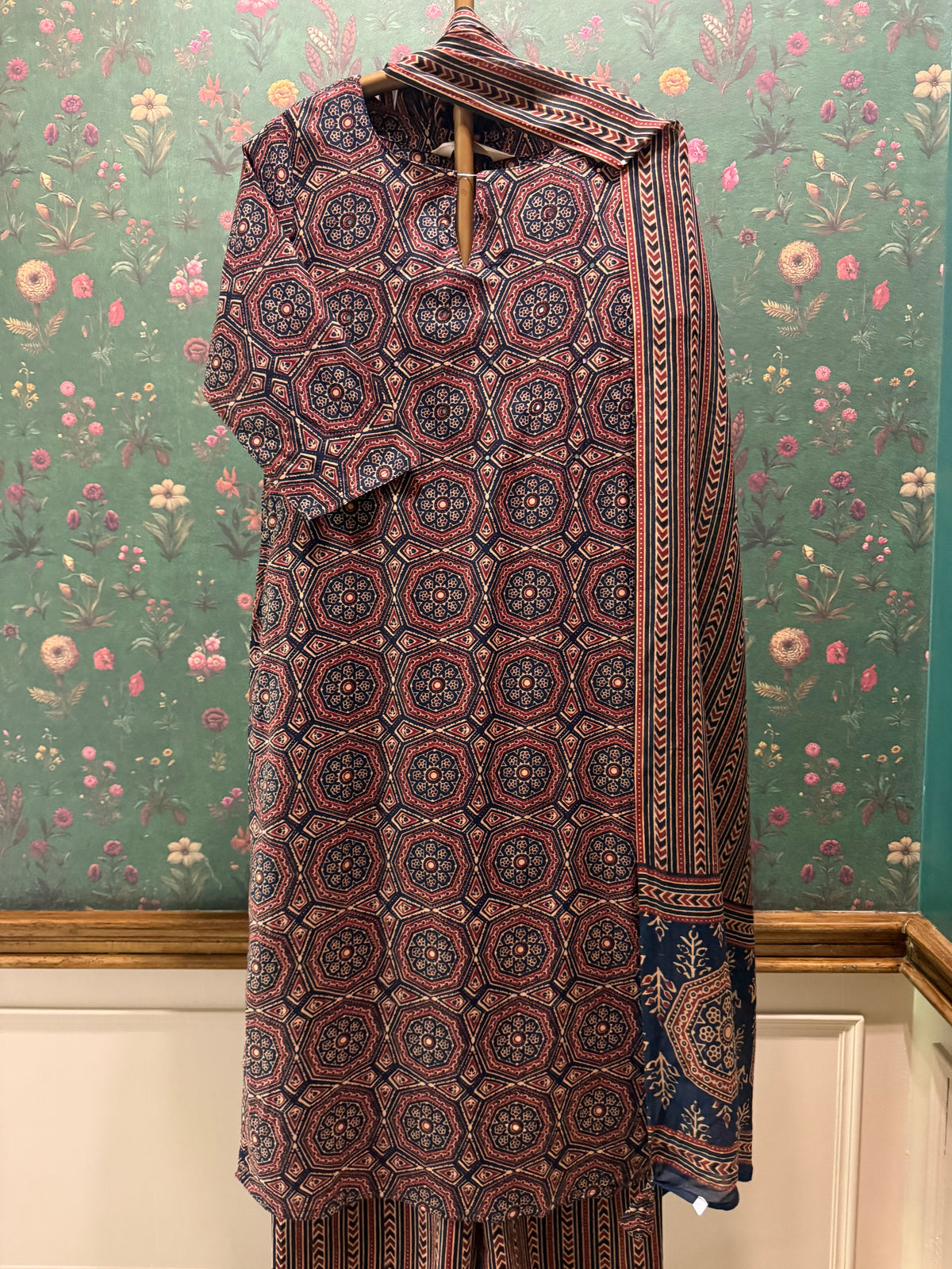 Rust Black Geometric Printed Cotton Suit Set | HER-730