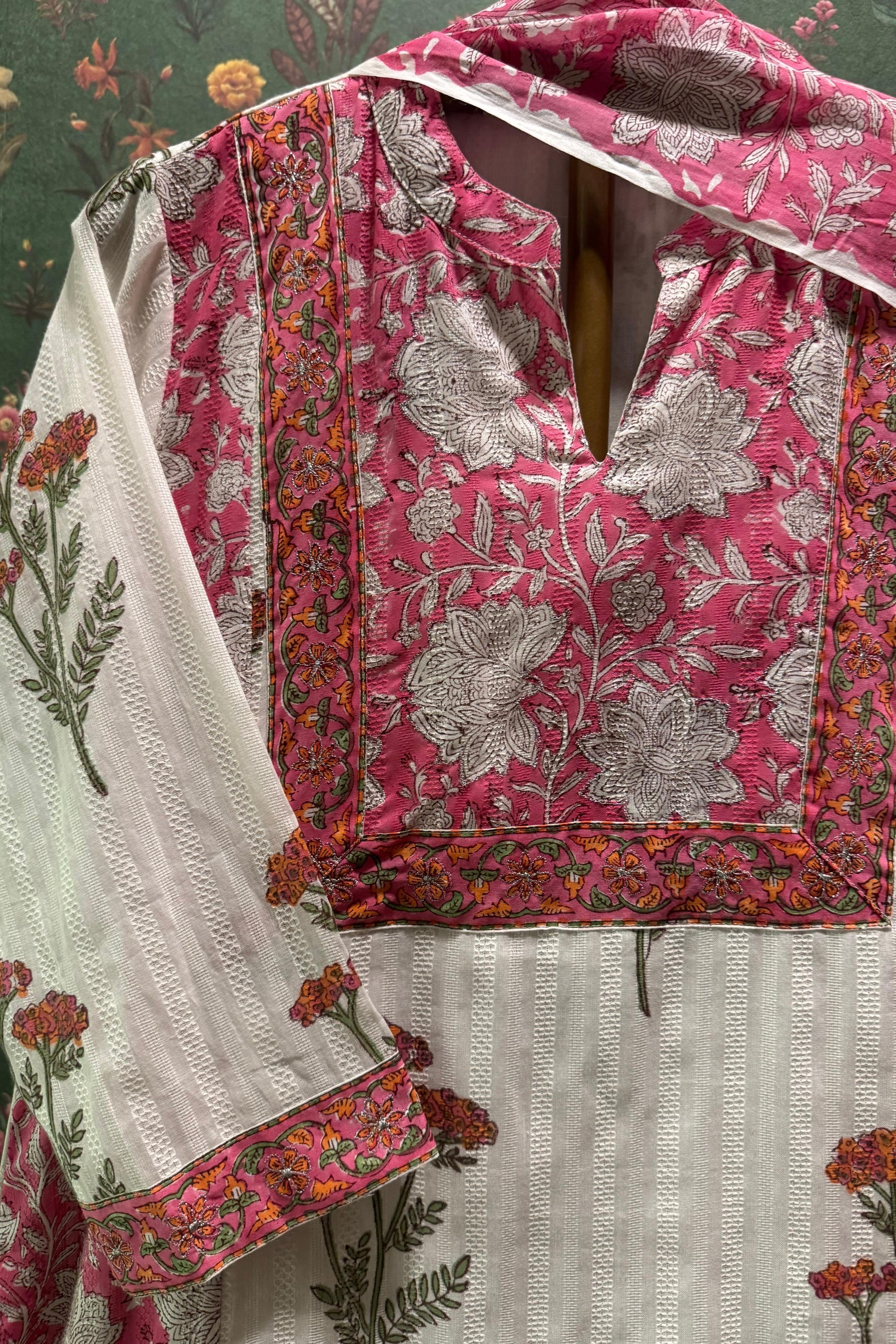 Gulmohar Bloom Cotton Suit Set | HER-568