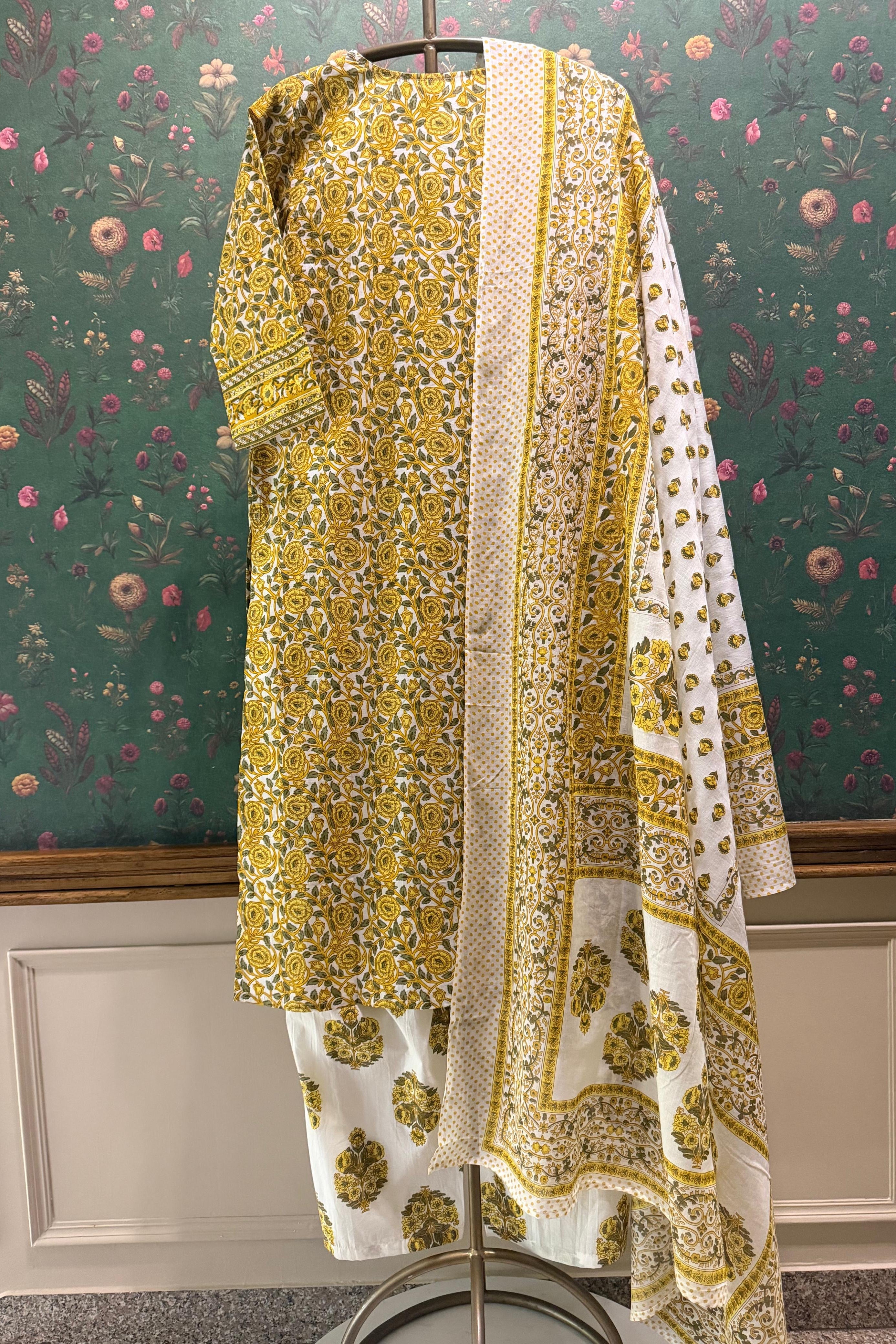 Sunehri Gulbagh Cotton Suit Set | HER-712
