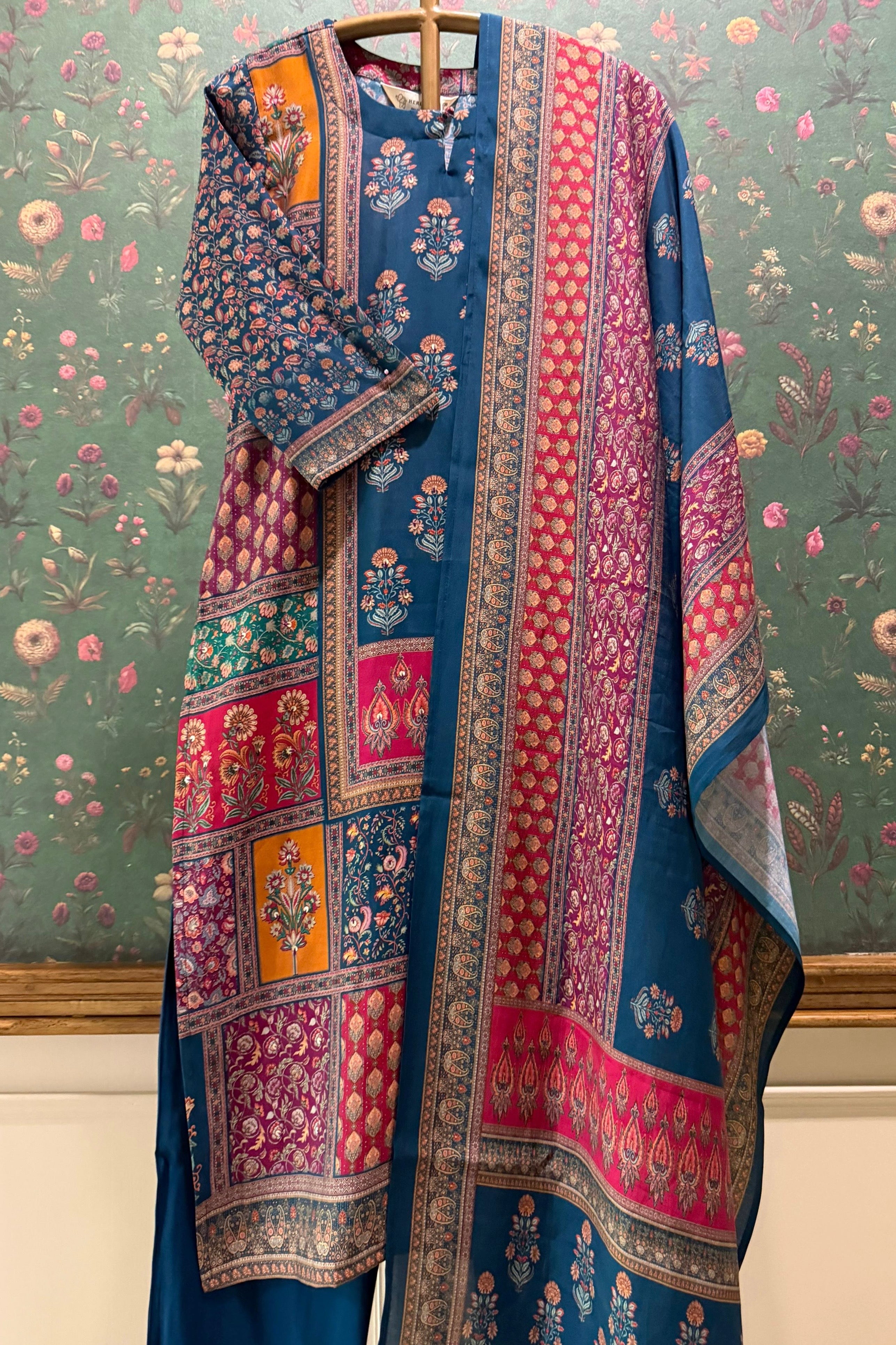 Gulshan Teal Mosaic Premium Suit Set | HER-572