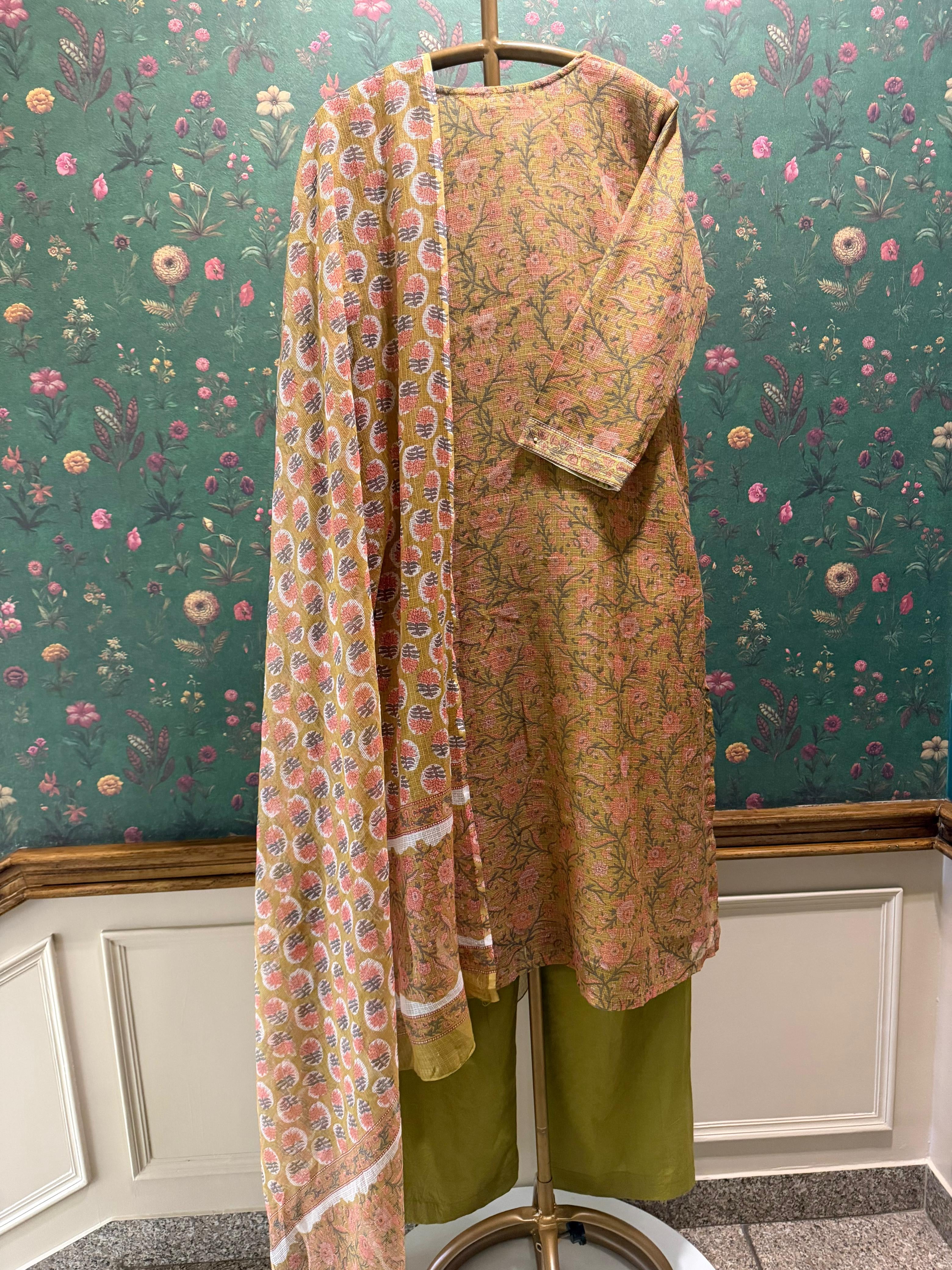 Mehndi Green Floral Printed Kota Doria Suit Set, with Kota Doria Dupatta | HER-754