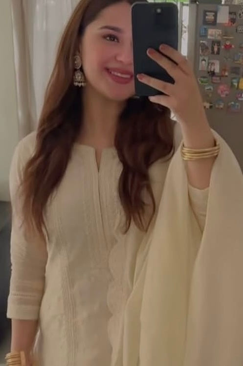 Zariya Off-White Chanderi Embroidered Suit Set | HER-388