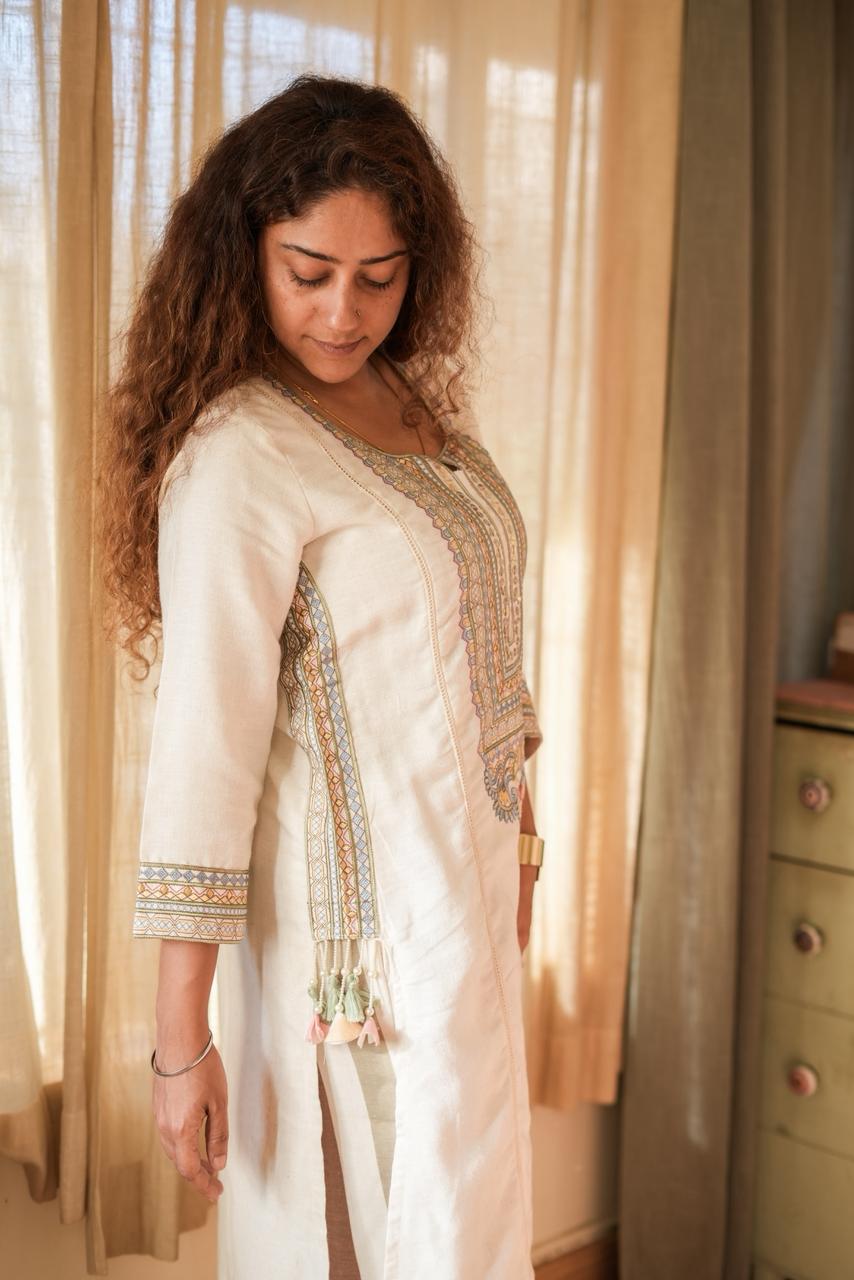 Ivory Meadow Embroidered Co-ord Set x Srishti Bhasin | HER-629