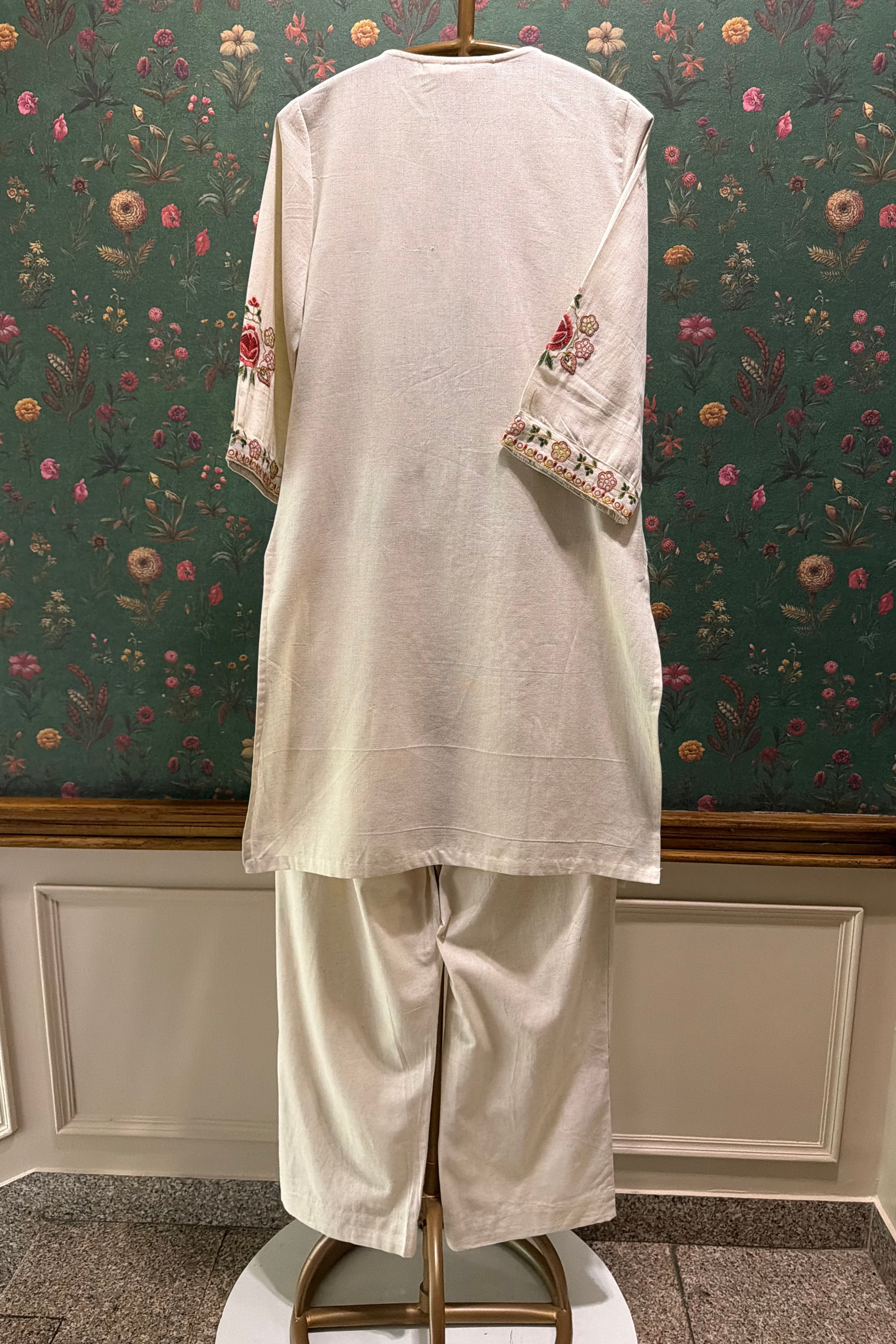 Ivory Embroidered Kurta Set | HER-722 x Prachi