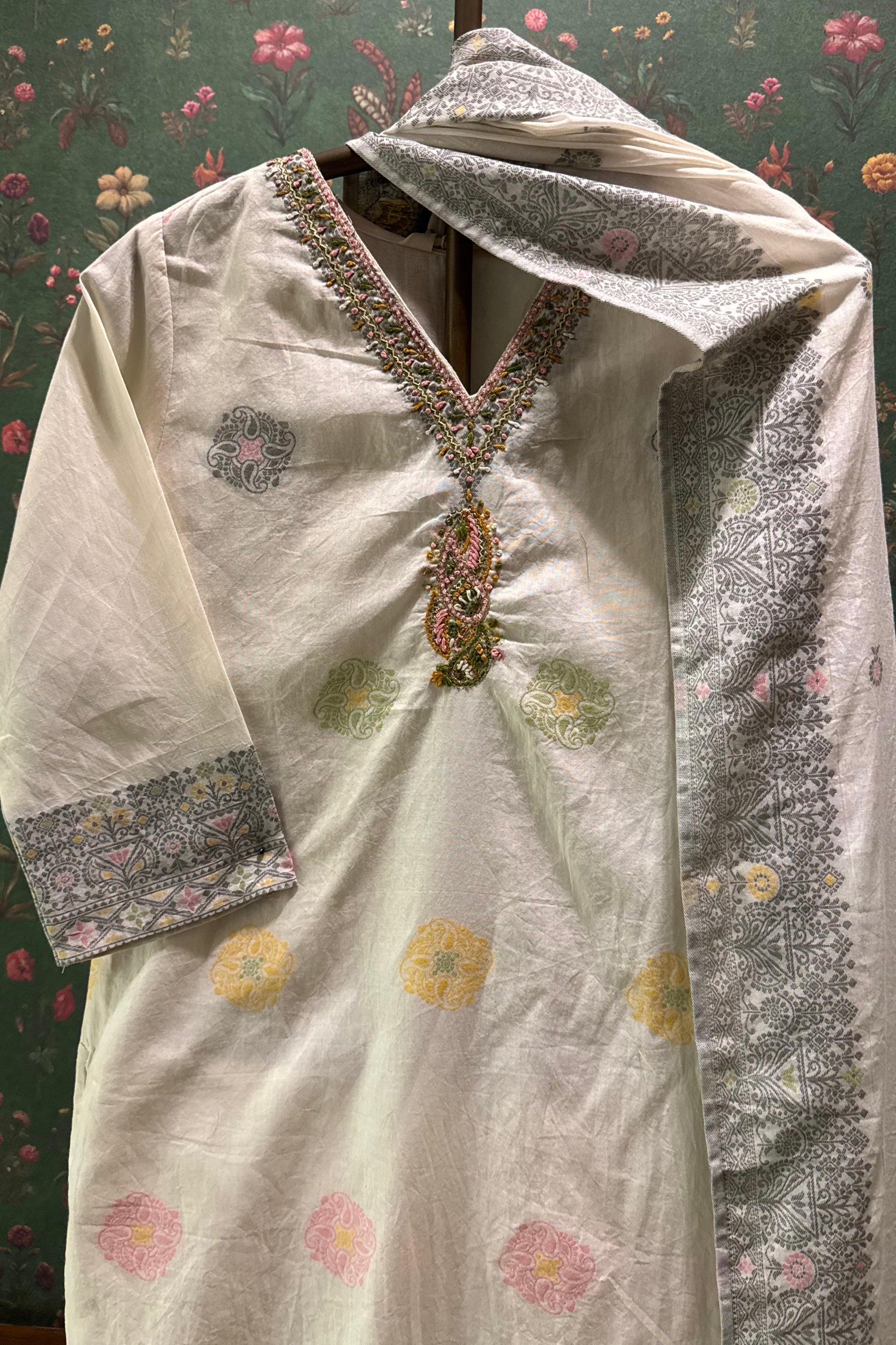 Parizad Handcrafted Pastel Cotton Suit Set | HER-589